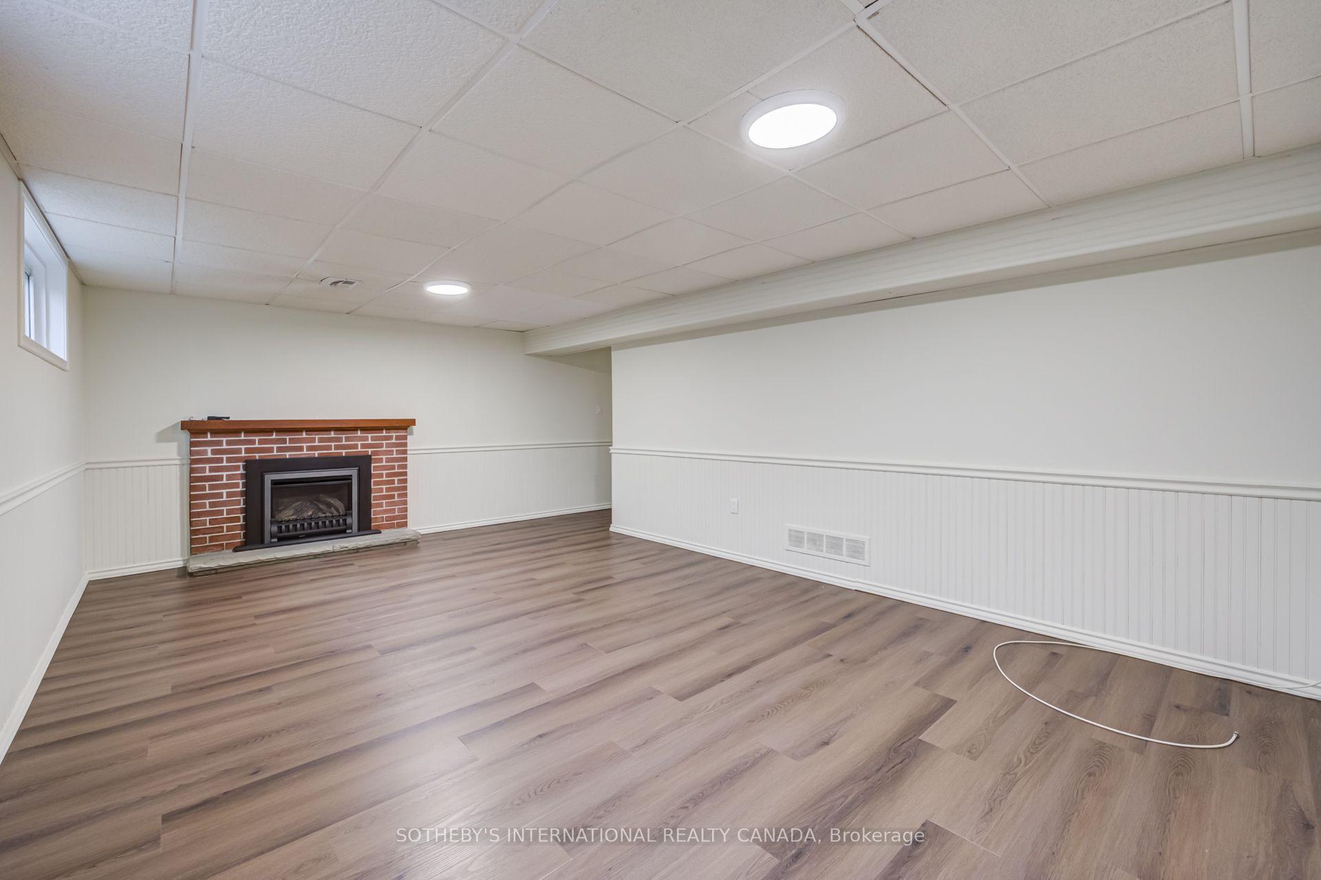 Photo 30 of 25 Abinger Crescent, Etobicoke, Princess-Rosethorn — HOMEH