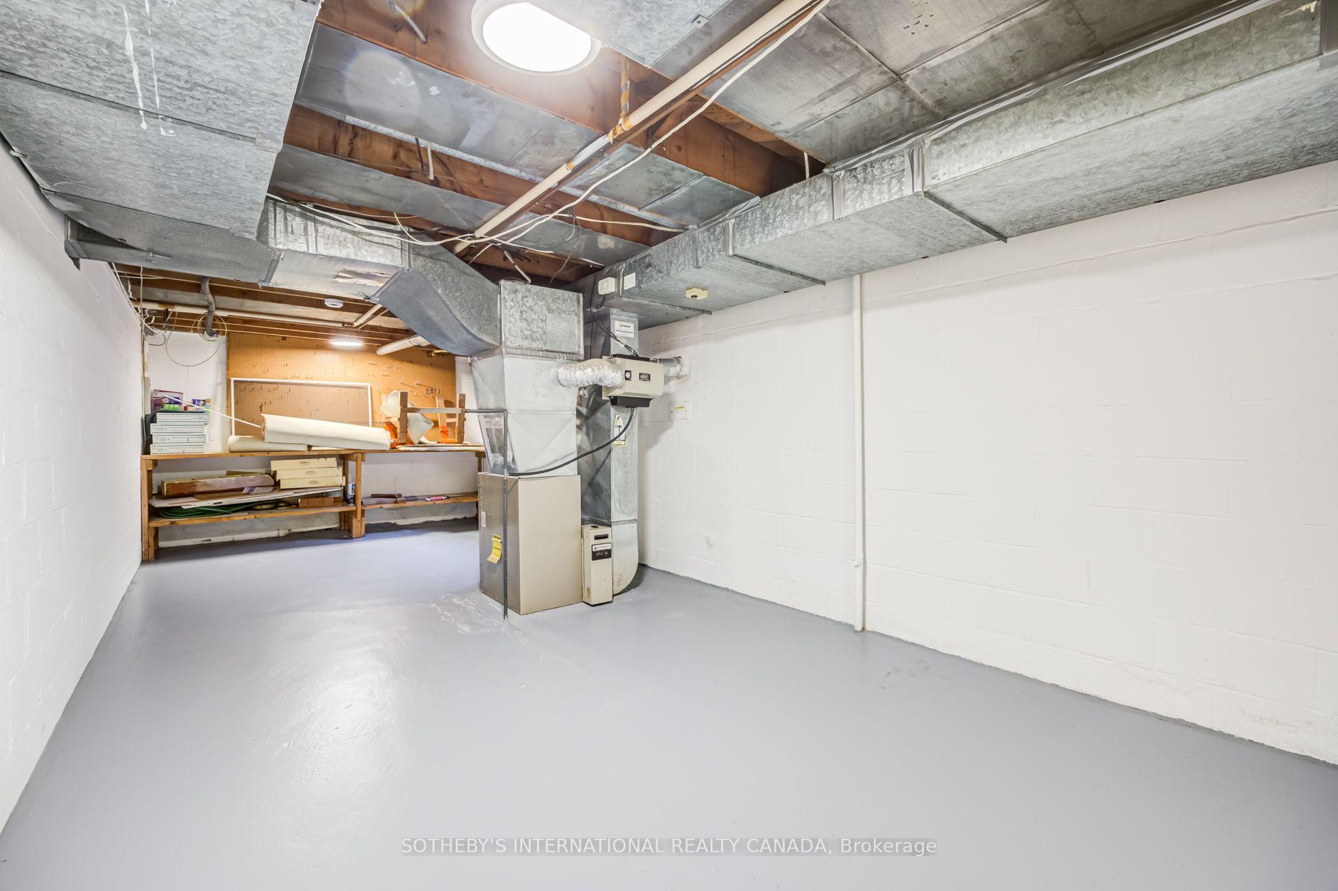 Photo 35 of 25 Abinger Crescent, Etobicoke, Princess-Rosethorn — HOMEH