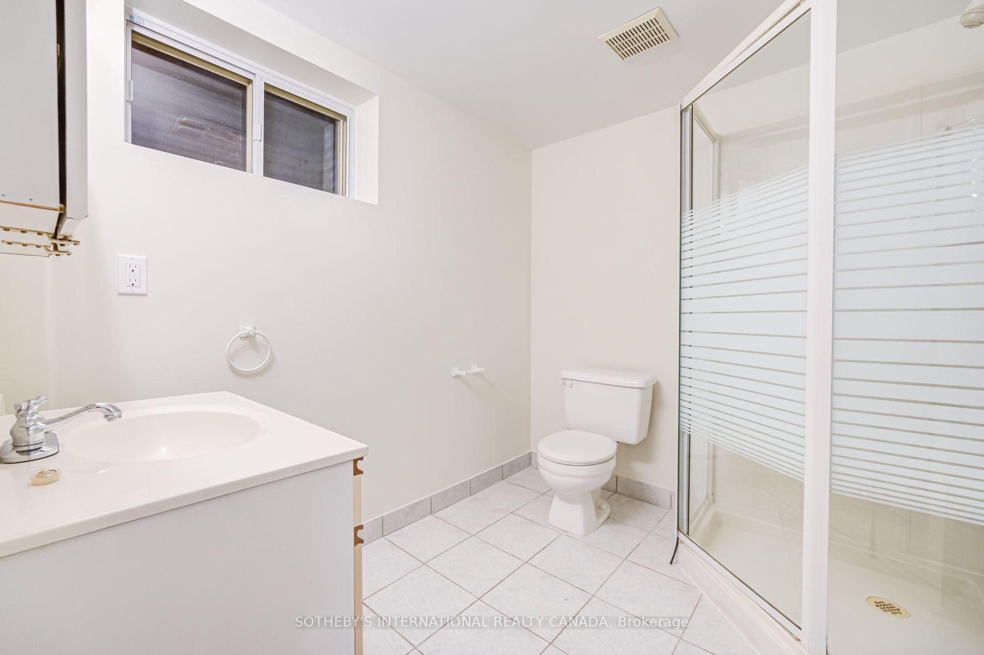 Photo 37 of 25 Abinger Crescent, Etobicoke, Princess-Rosethorn — HOMEH