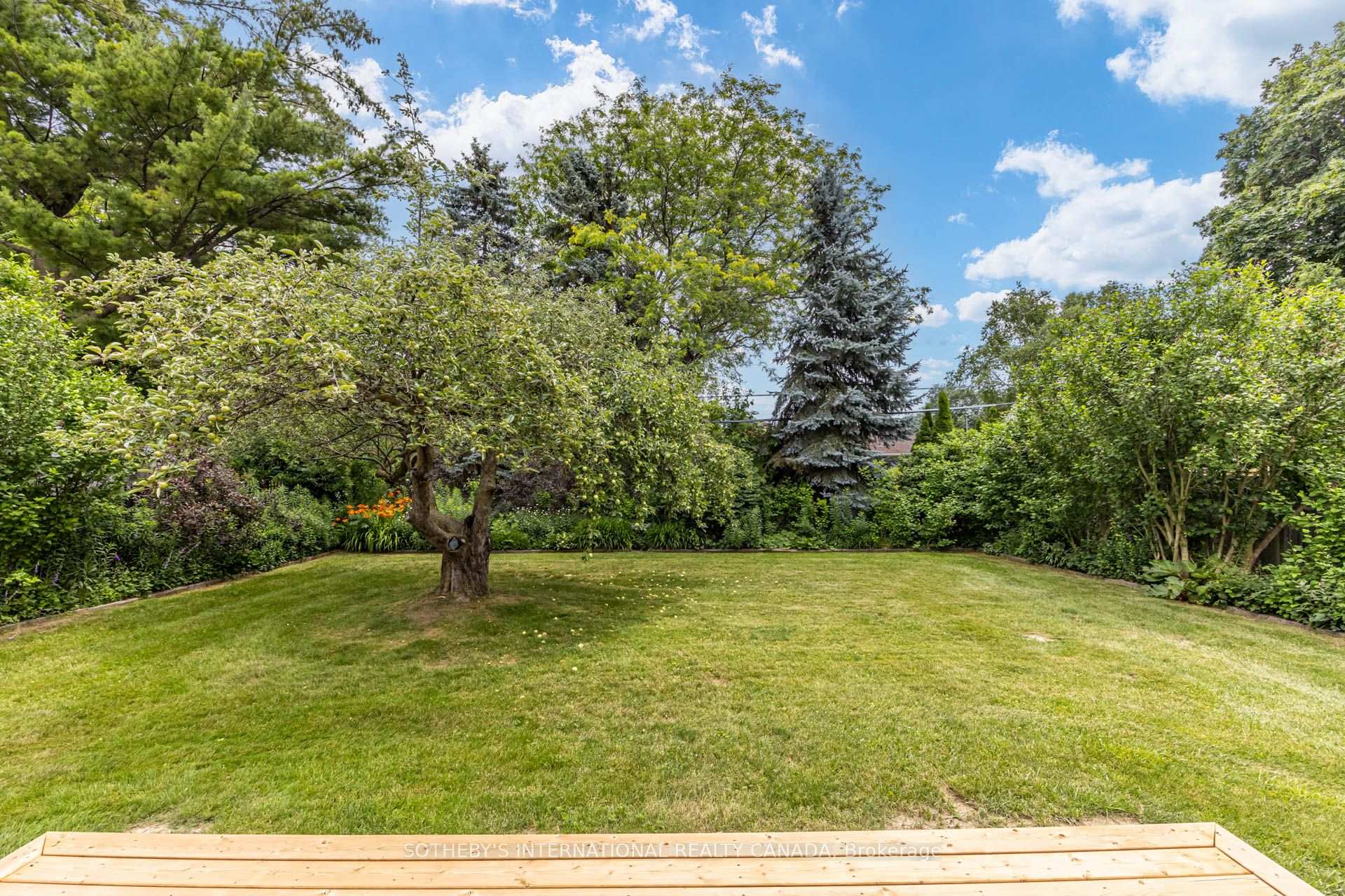 Photo 44 of 25 Abinger Crescent, Etobicoke, Princess-Rosethorn — HOMEH