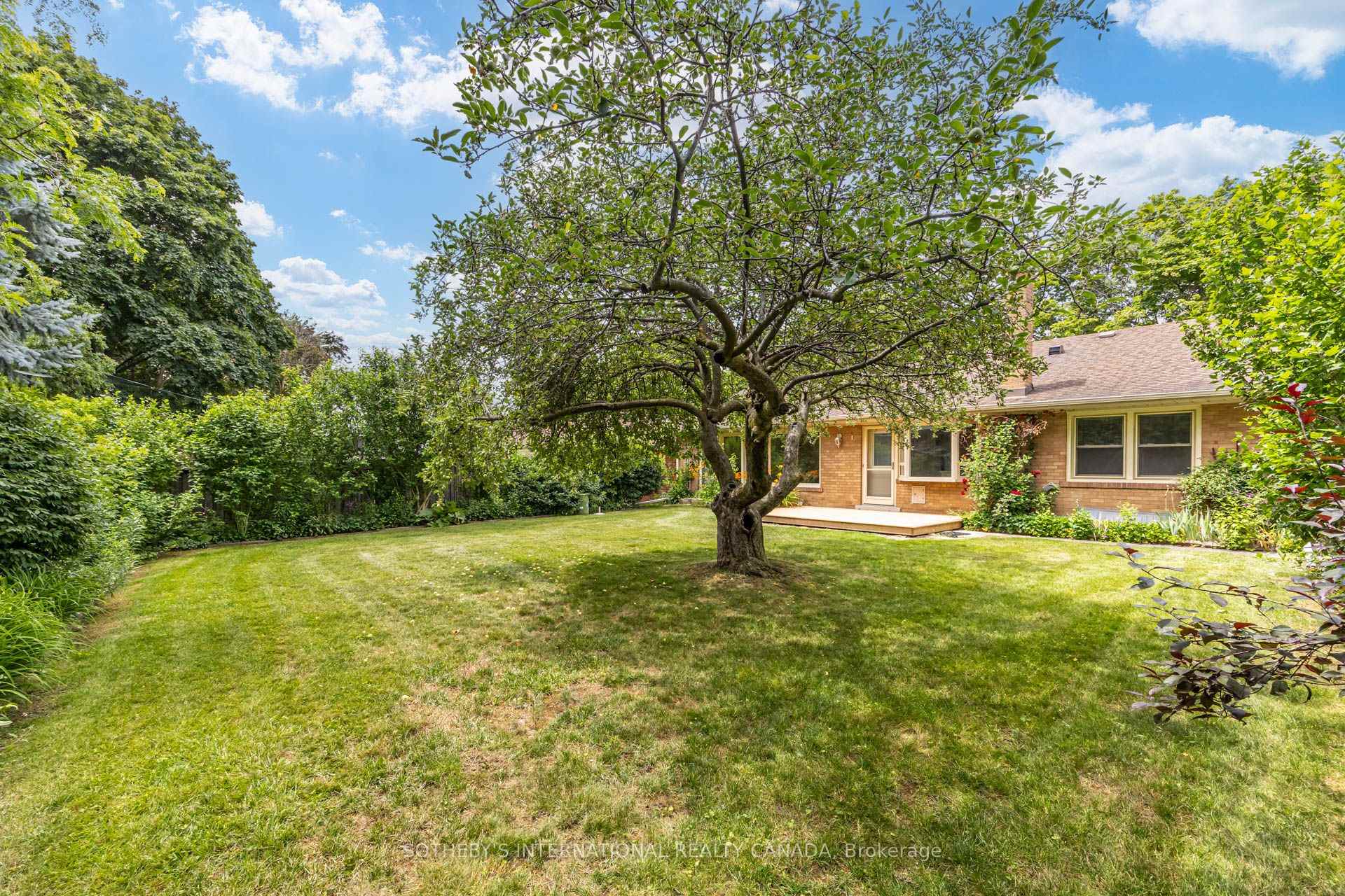 Photo 48 of 25 Abinger Crescent, Etobicoke, Princess-Rosethorn — HOMEH