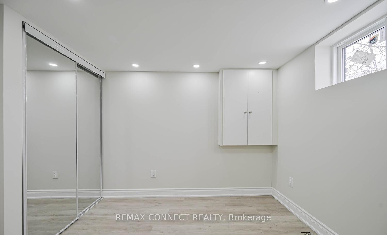 Photo 9 of Unit B, 55 B Taysham Crescent, Etobicoke, Thistletown-Beaumonde Heights — HOMEH