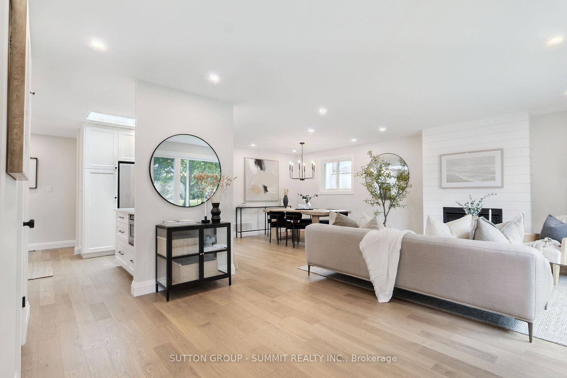 Photo 3 of 1414 Dewbourne Crescent, Burlington, Palmer — HOMEH
