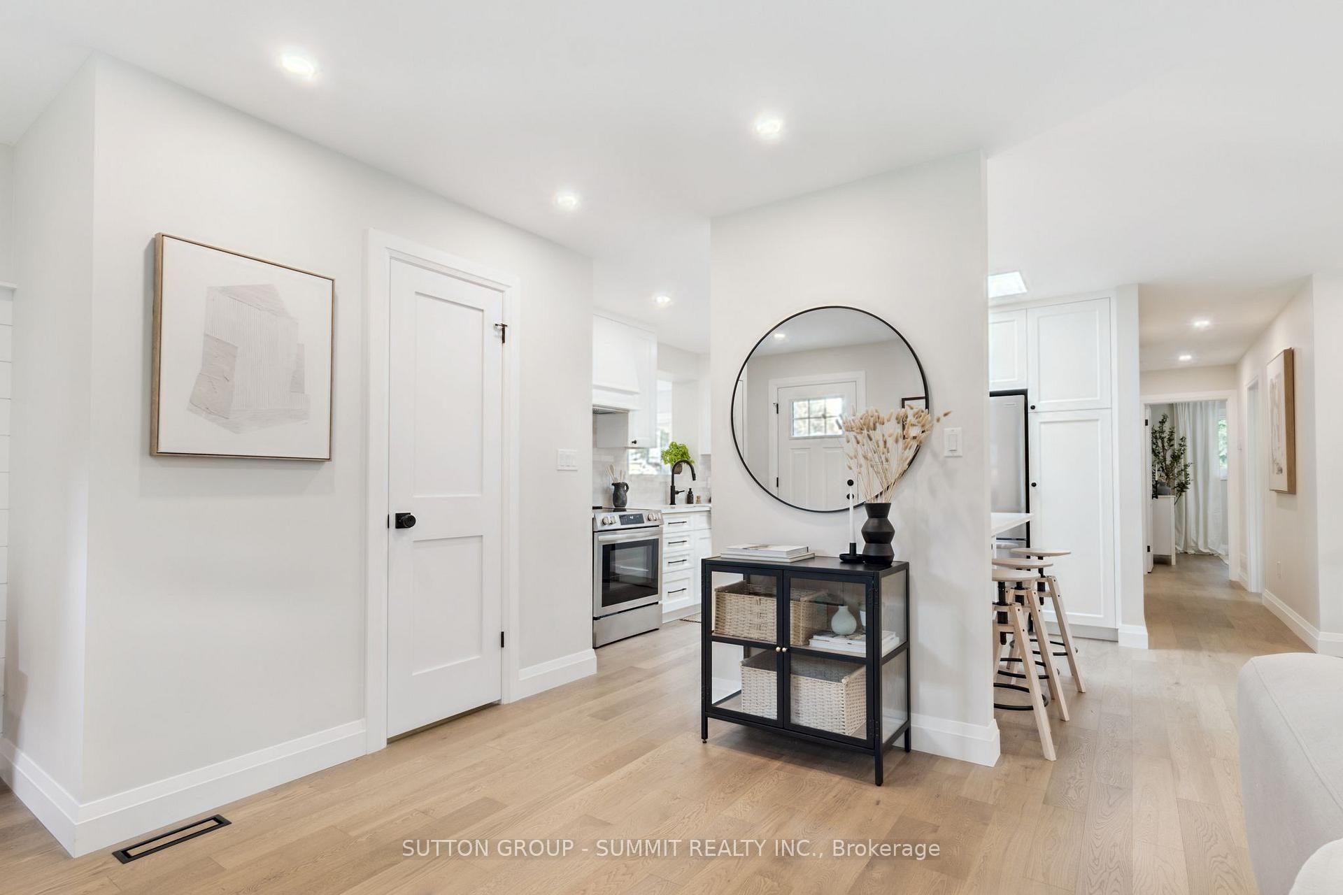 Photo 5 of 1414 Dewbourne Crescent, Burlington, Palmer — HOMEH