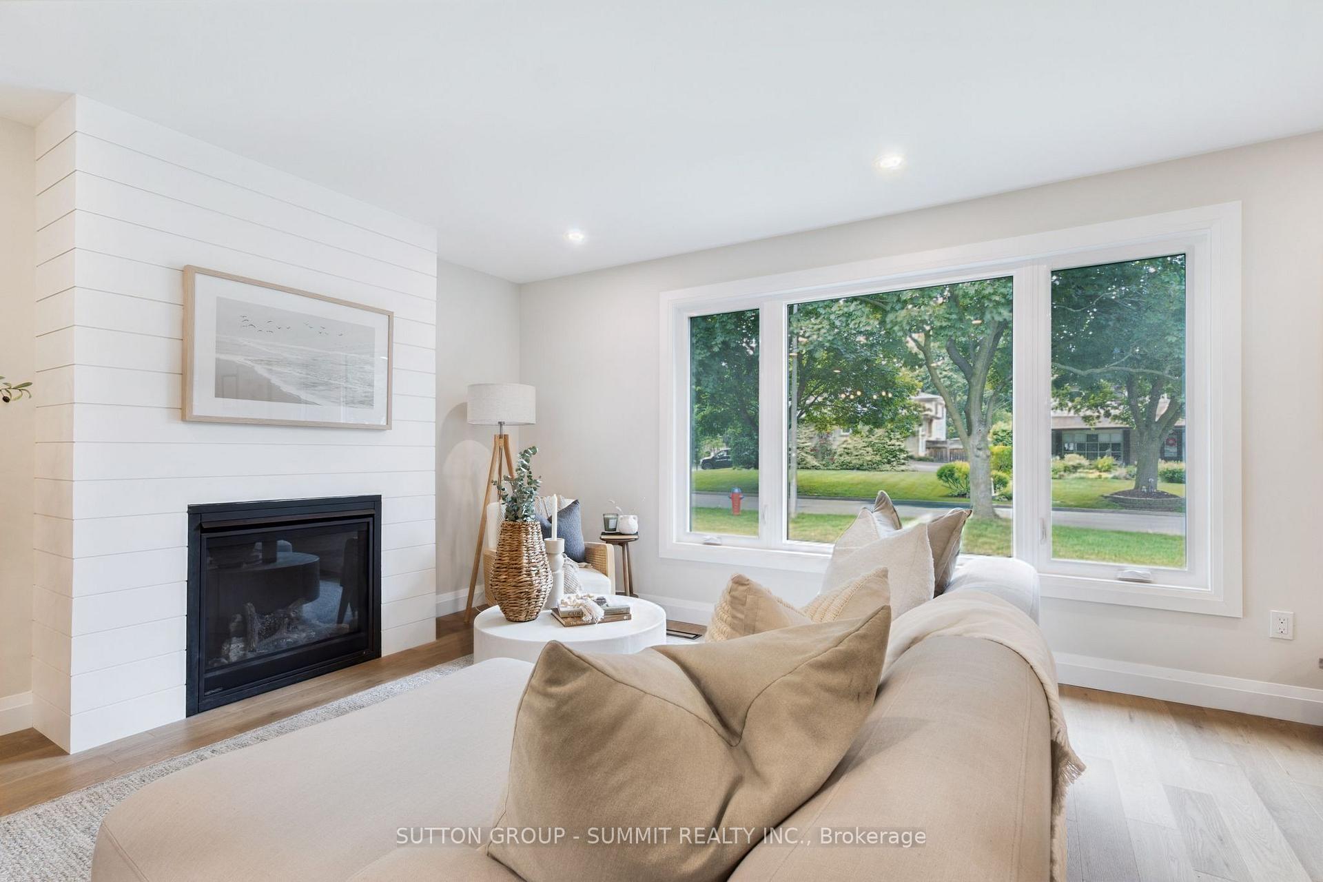 Photo 8 of 1414 Dewbourne Crescent, Burlington, Palmer — HOMEH