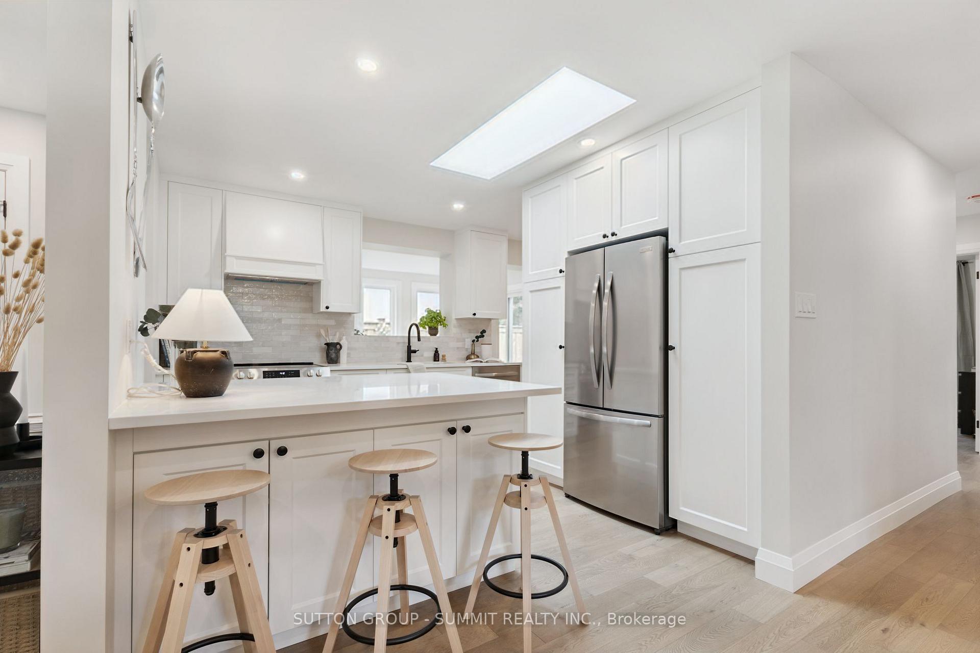Photo 11 of 1414 Dewbourne Crescent, Burlington, Palmer — HOMEH