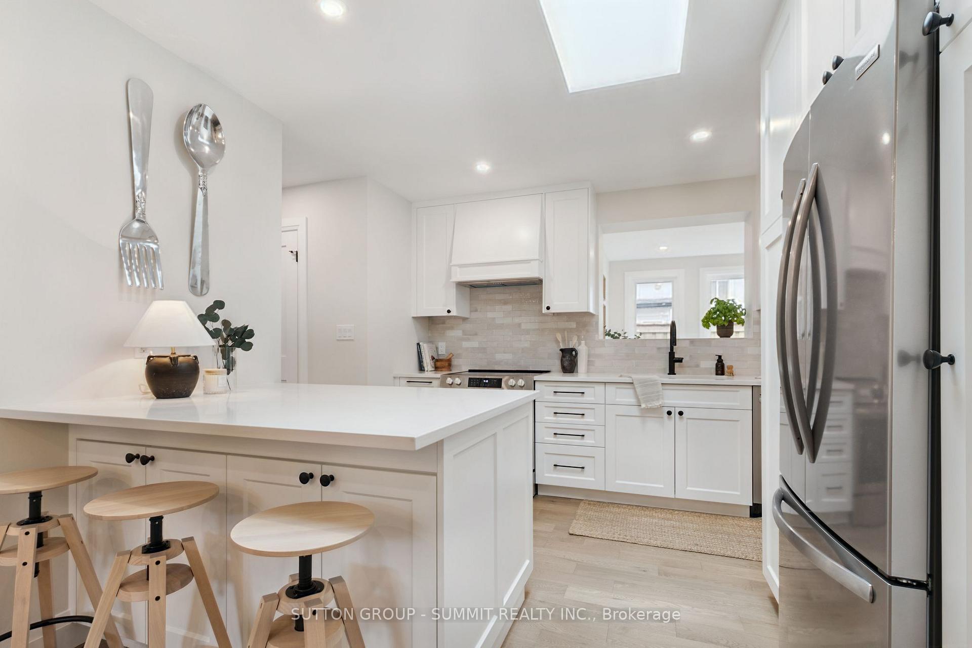 Photo 12 of 1414 Dewbourne Crescent, Burlington, Palmer — HOMEH