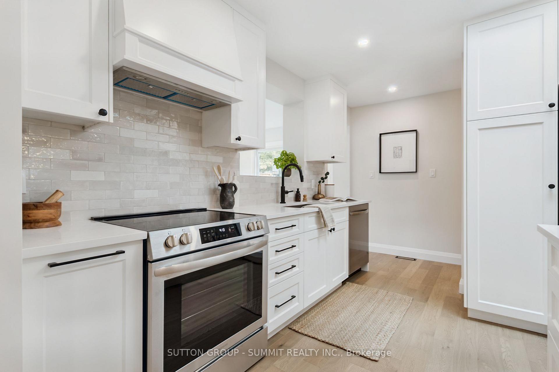 Photo 13 of 1414 Dewbourne Crescent, Burlington, Palmer — HOMEH