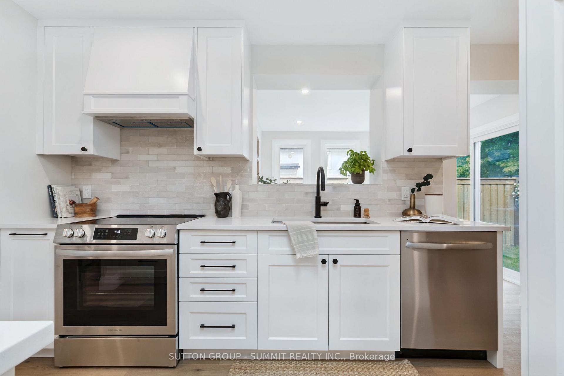 Photo 14 of 1414 Dewbourne Crescent, Burlington, Palmer — HOMEH