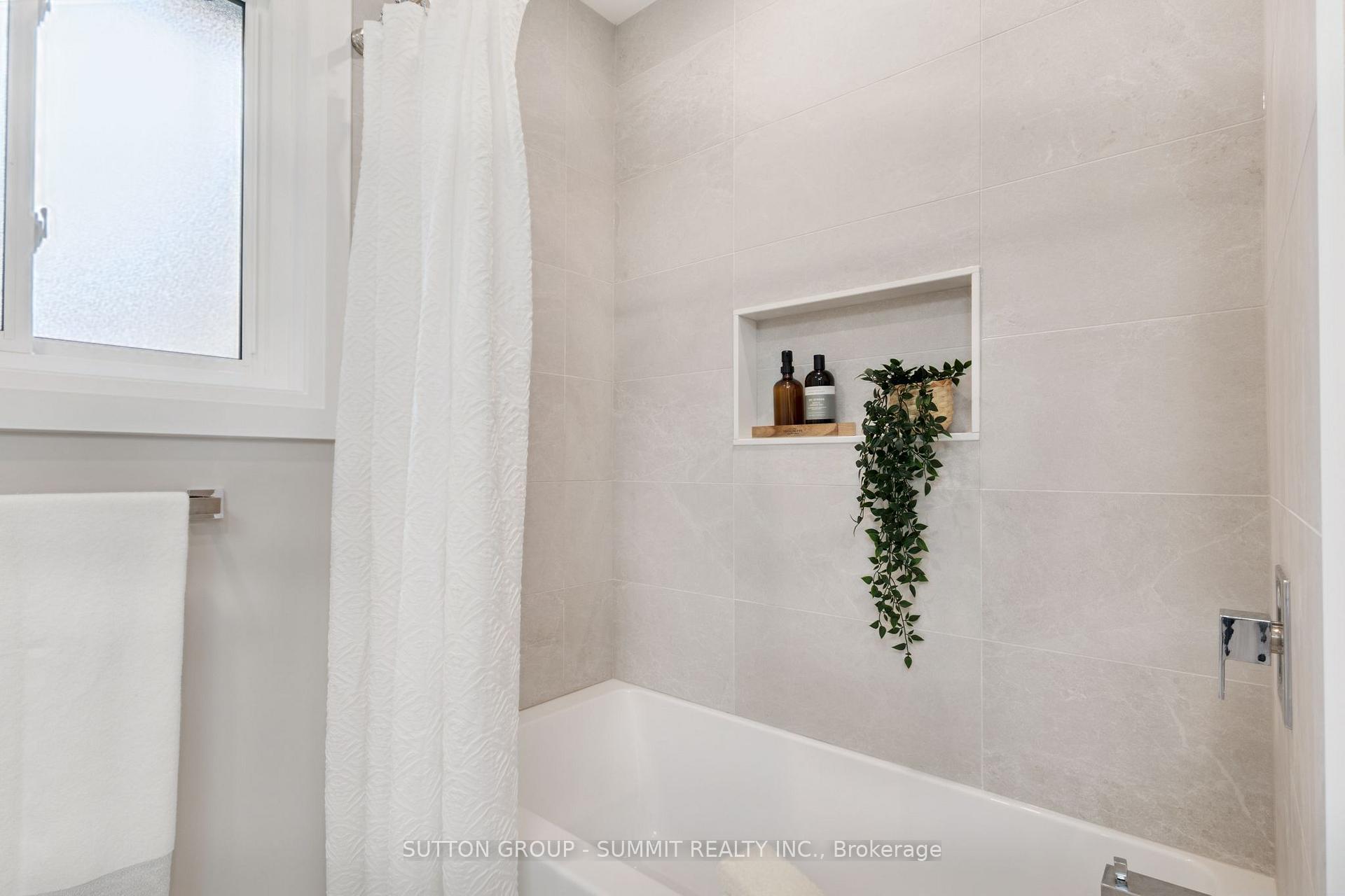 Photo 24 of 1414 Dewbourne Crescent, Burlington, Palmer — HOMEH