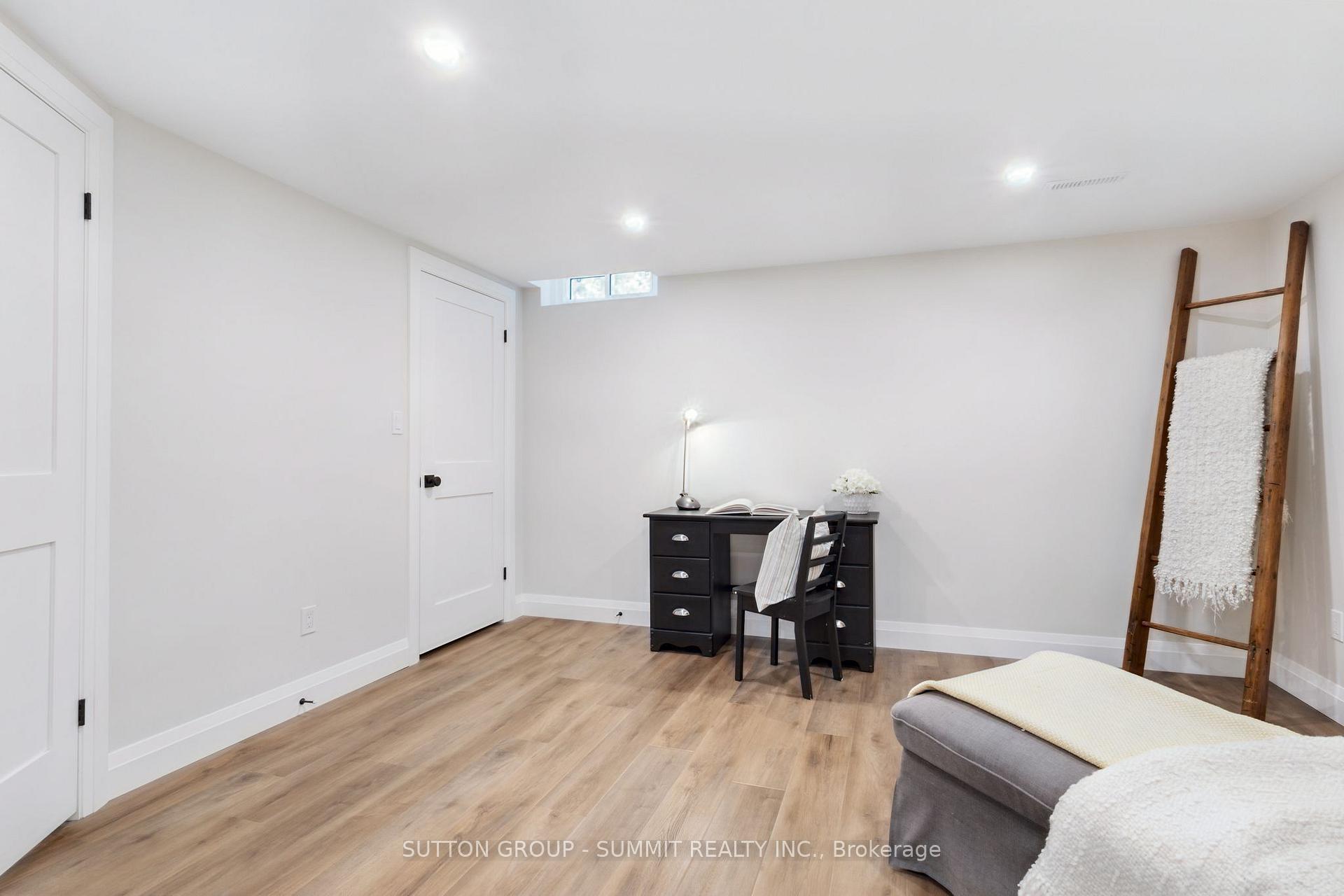 Photo 33 of 1414 Dewbourne Crescent, Burlington, Palmer — HOMEH