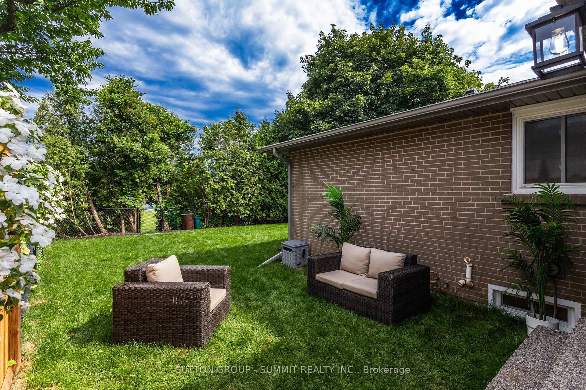 Photo 37 of 1414 Dewbourne Crescent, Burlington, Palmer — HOMEH