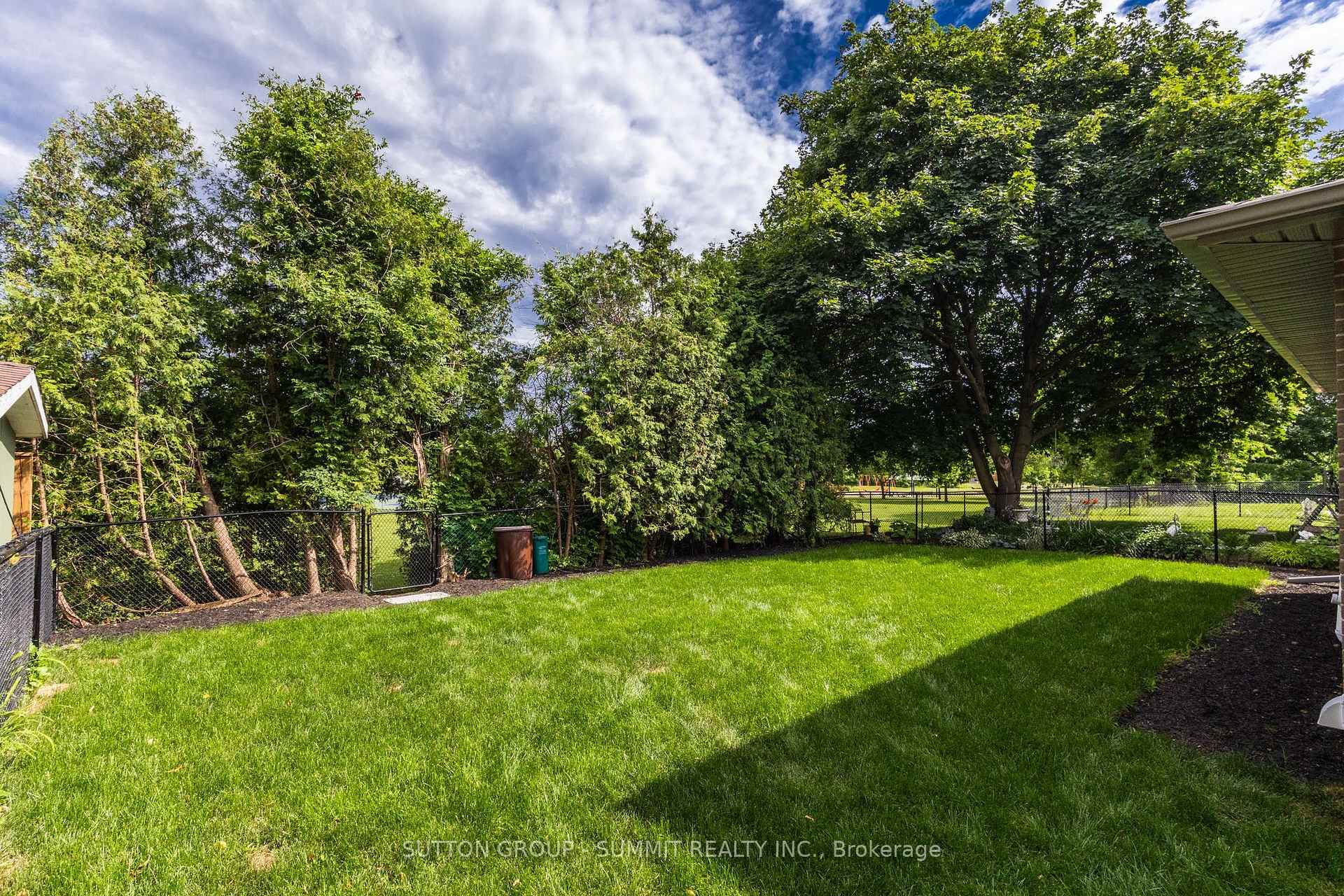 Photo 40 of 1414 Dewbourne Crescent, Burlington, Palmer — HOMEH