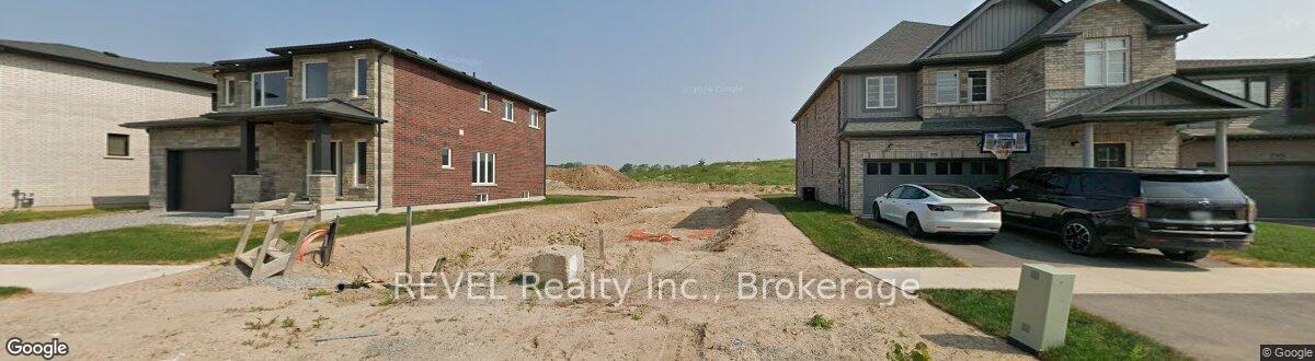 Photo 2 of 113 Acacia Road, Pelham, Fonthill — HOMEH