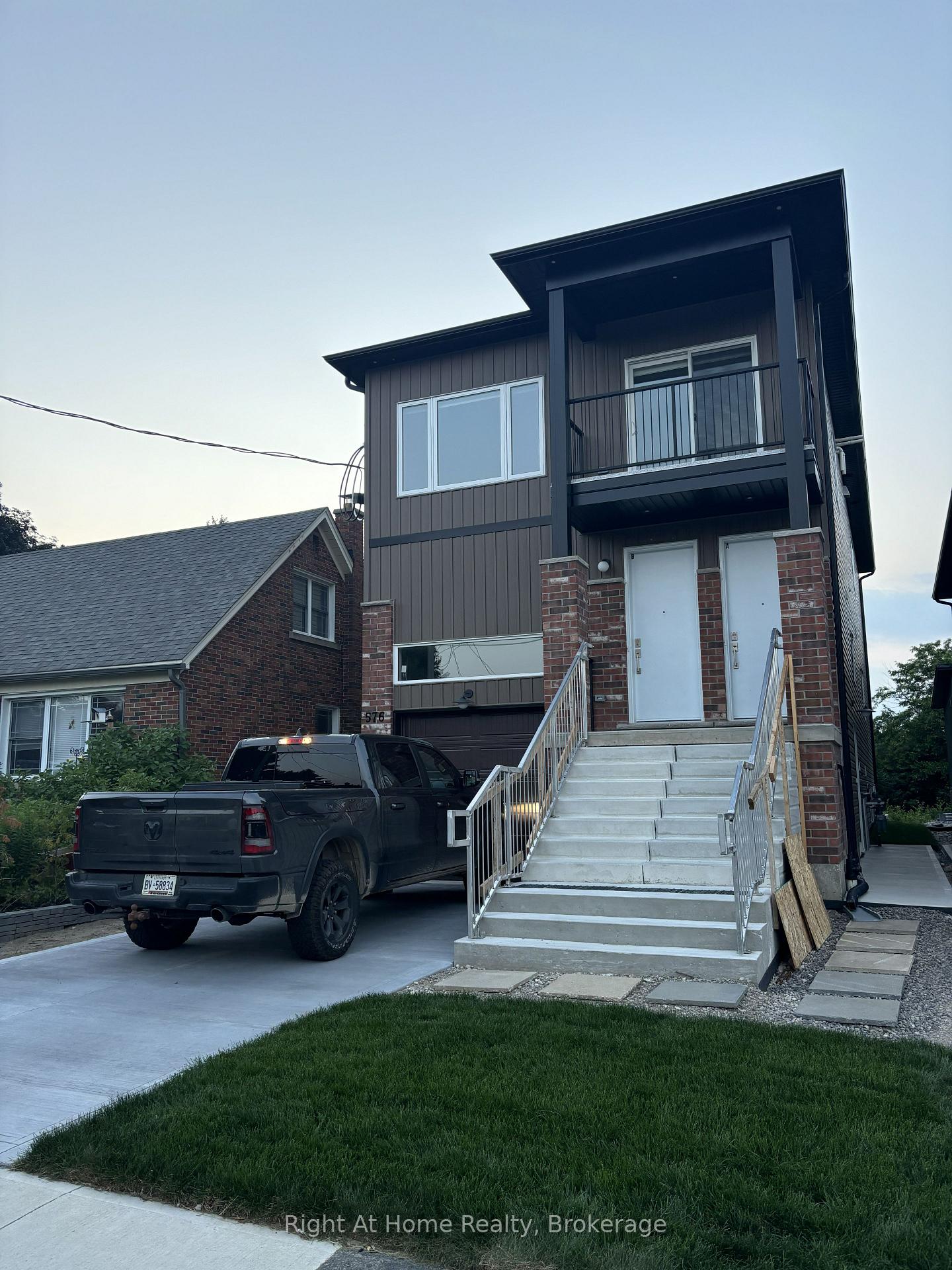 Photo 1 of 576 Guelph Street, Kitchener, Uptown Waterloo/North Ward — HOMEH