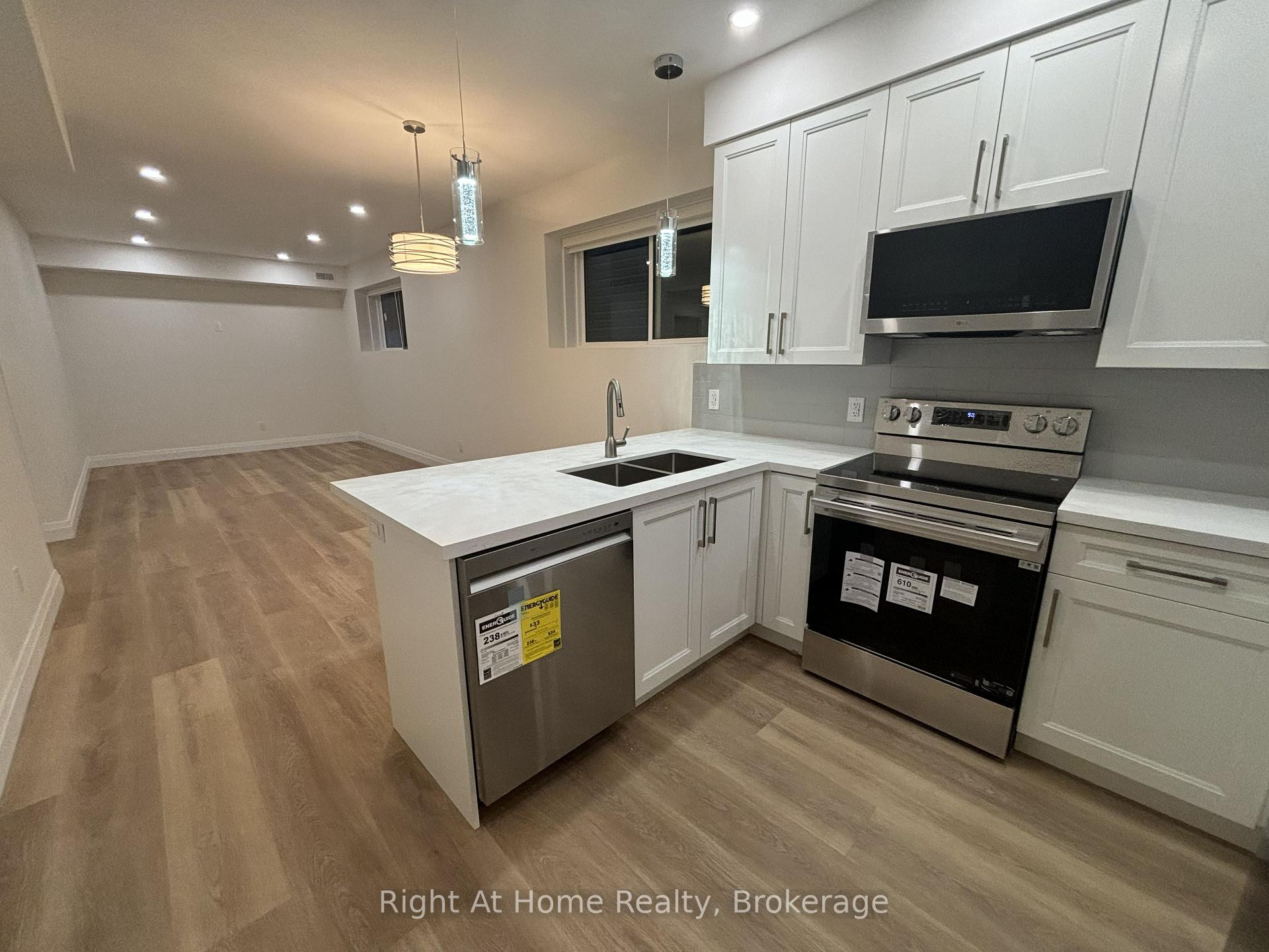 Photo 8 of 576 Guelph Street, Kitchener, Uptown Waterloo/North Ward — HOMEH