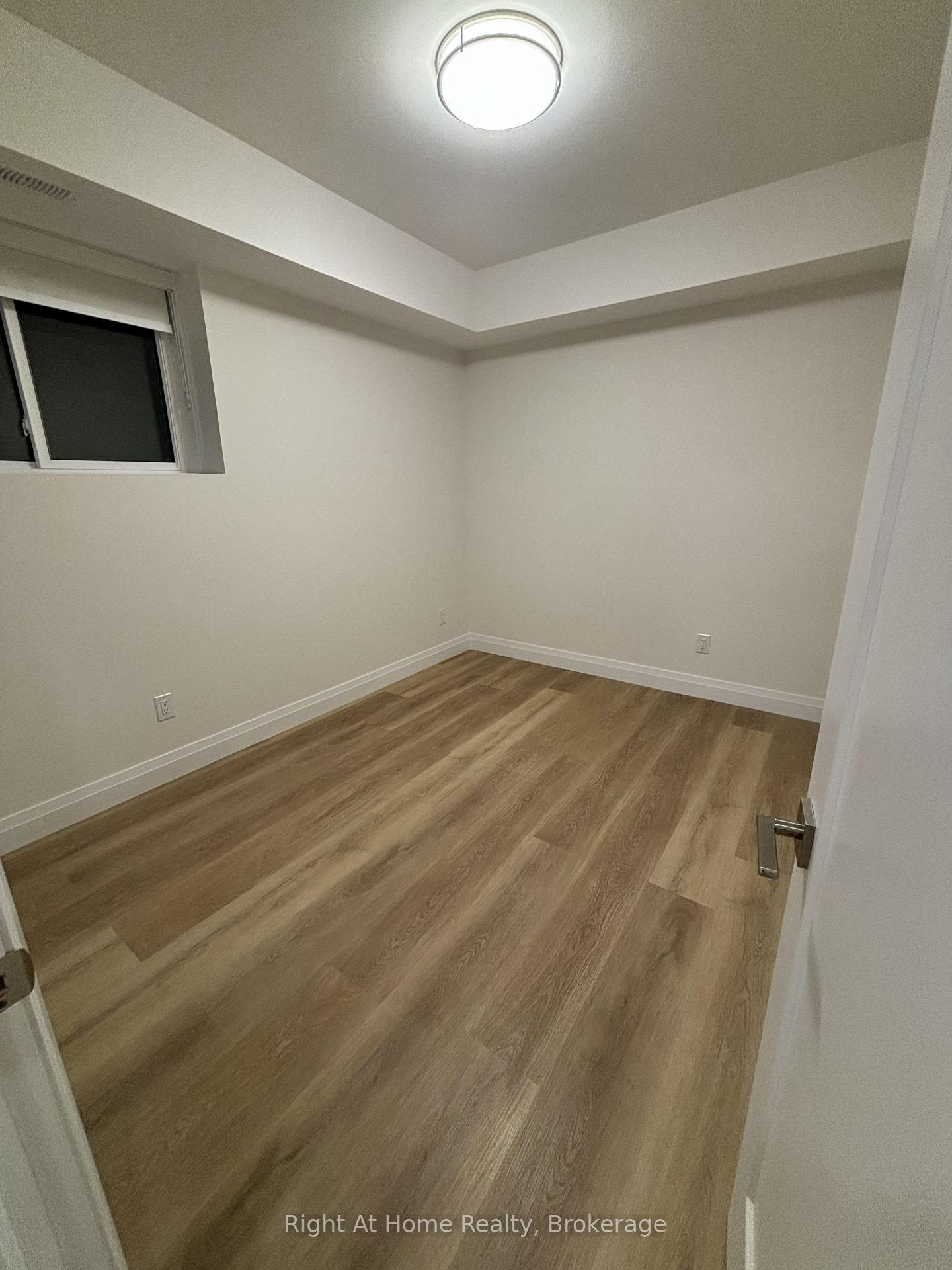 Photo 21 of 576 Guelph Street, Kitchener, Uptown Waterloo/North Ward — HOMEH