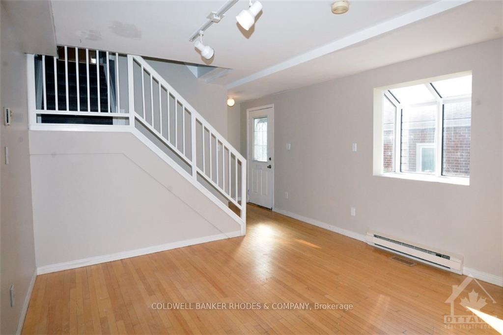 Photo 2 of Unit A, 160 Mafeking Avenue, Ottawa, Manor Park — HOMEH