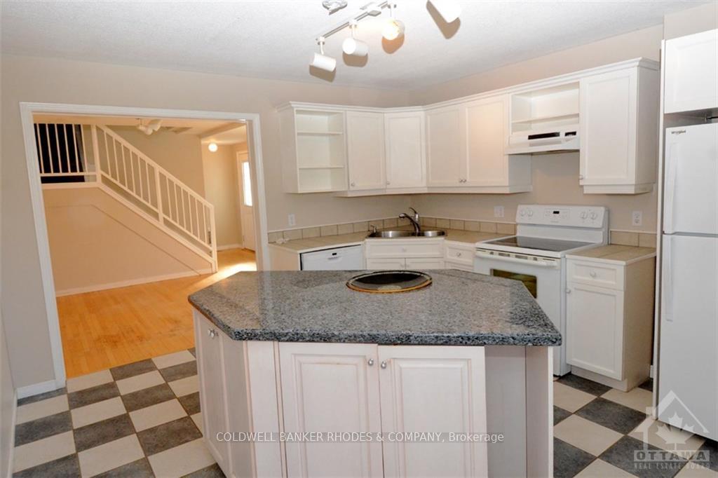 Photo 3 of Unit A, 160 Mafeking Avenue, Ottawa, Manor Park — HOMEH
