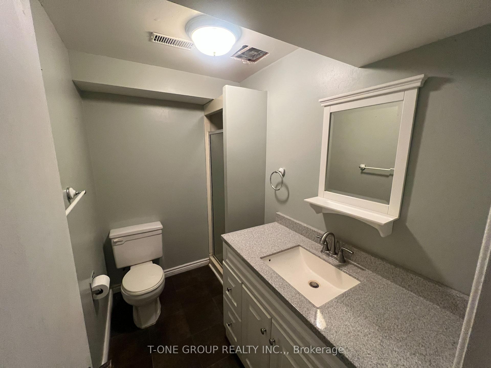 Photo 20 of 45 Burns Circle, Barrie, Letitia Heights — HOMEH