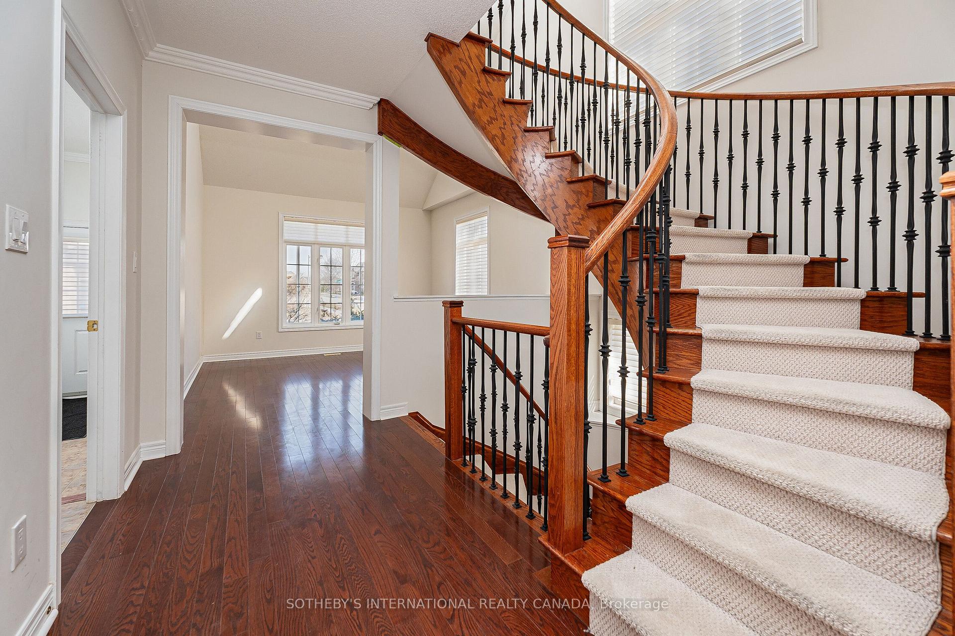 Photo 6 of 1 Herbert Wales Crescent, Markham, Victoria Square — HOMEH