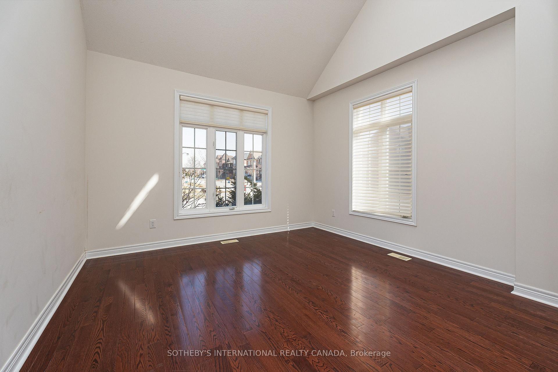 Photo 8 of 1 Herbert Wales Crescent, Markham, Victoria Square — HOMEH