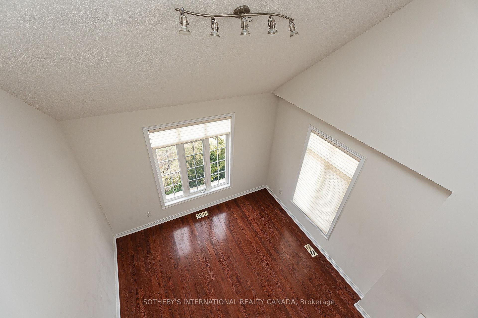 Photo 9 of 1 Herbert Wales Crescent, Markham, Victoria Square — HOMEH