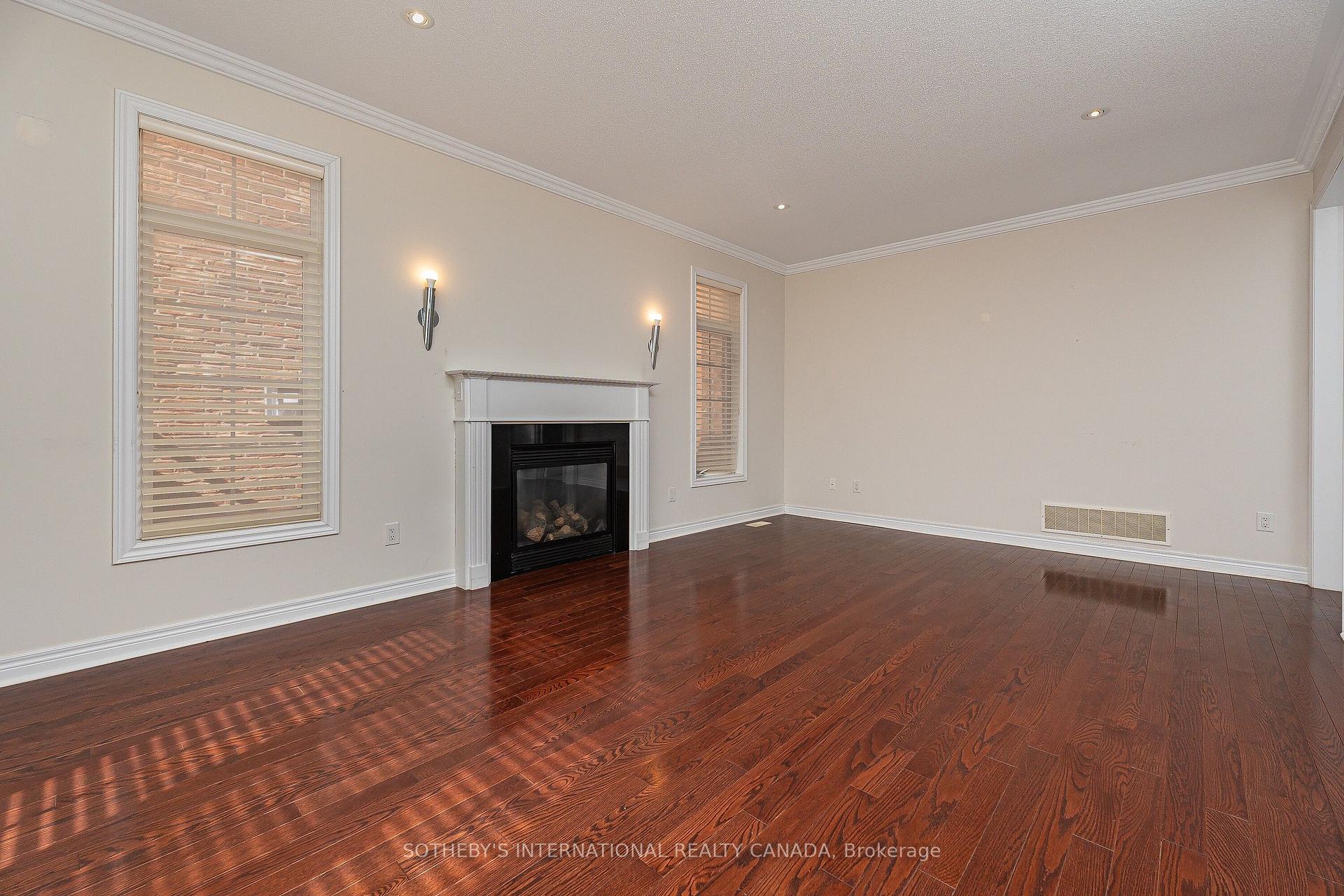 Photo 11 of 1 Herbert Wales Crescent, Markham, Victoria Square — HOMEH