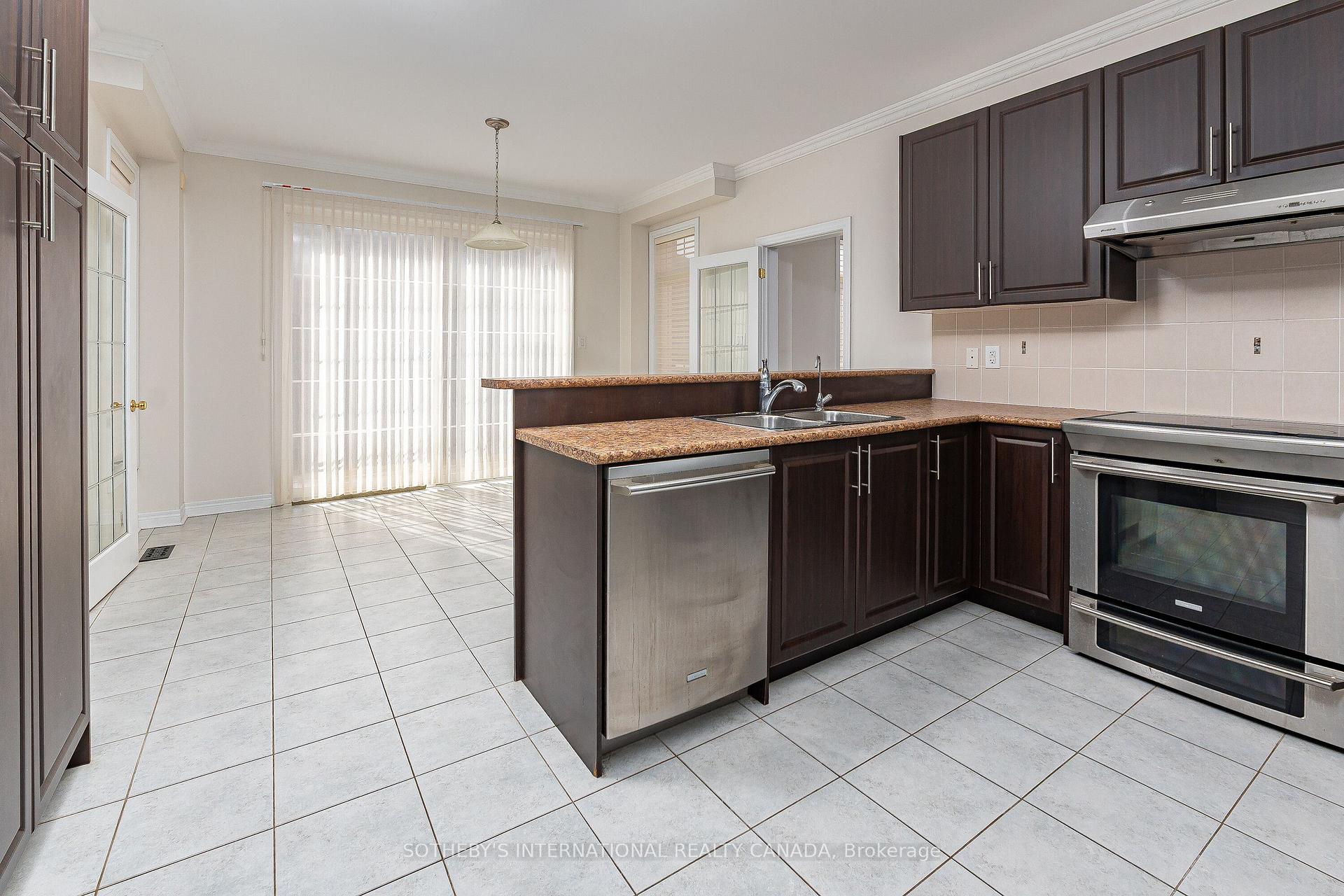 Photo 12 of 1 Herbert Wales Crescent, Markham, Victoria Square — HOMEH
