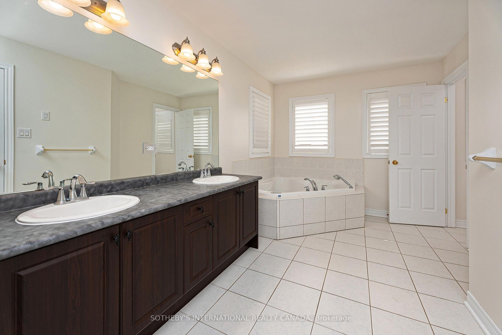 Photo 21 of 1 Herbert Wales Crescent, Markham, Victoria Square — HOMEH