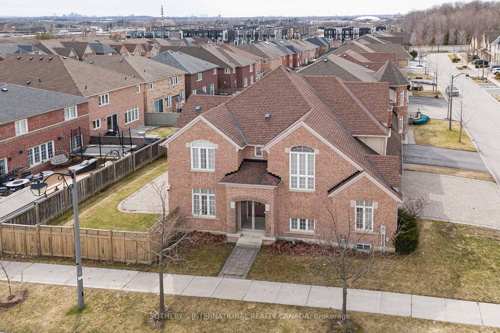 Photo 46 of 1 Herbert Wales Crescent, Markham, Victoria Square — HOMEH
