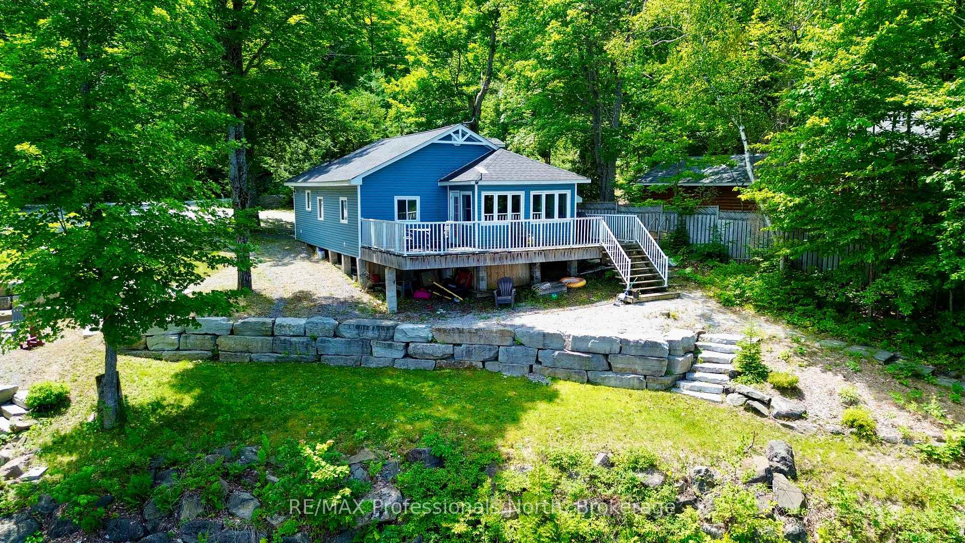 Photo 2 of 1129 Comak Crescent, Algonquin Highlands, Sherborne — HOMEH