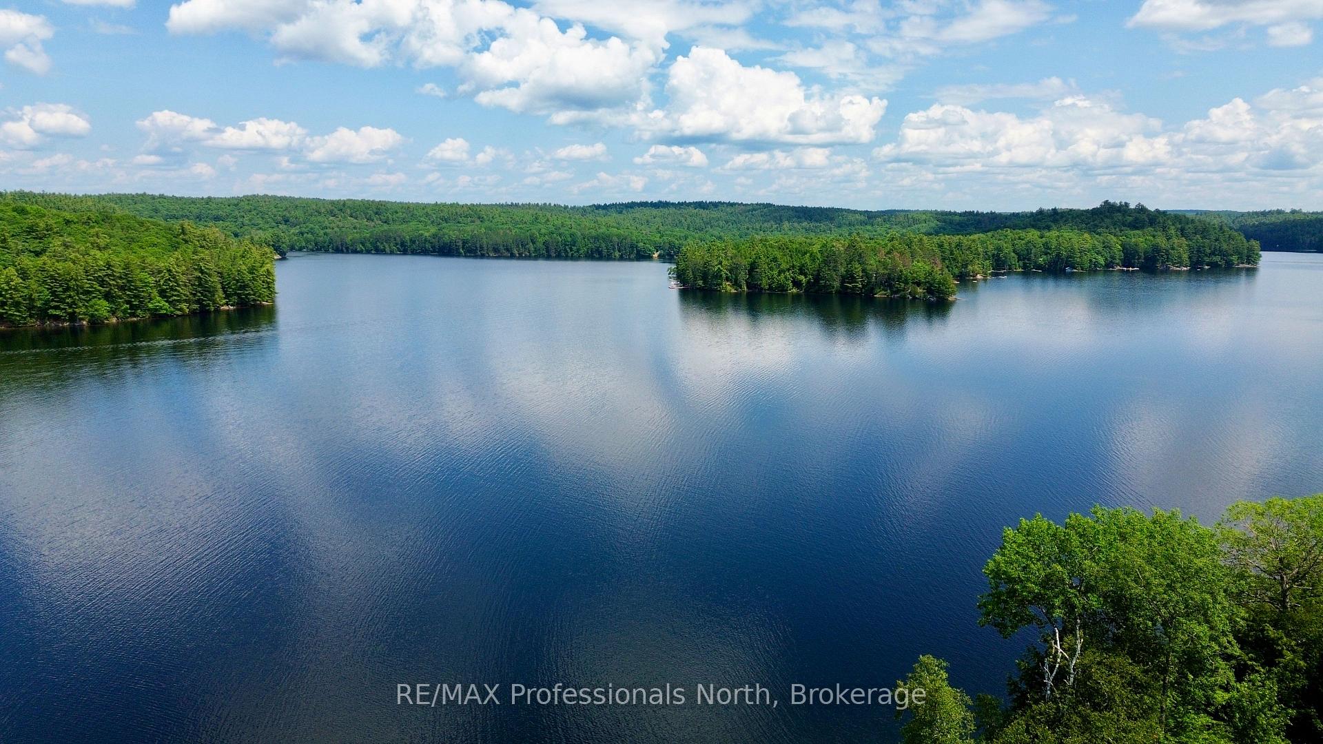 Photo 3 of 1129 Comak Crescent, Algonquin Highlands, Sherborne — HOMEH