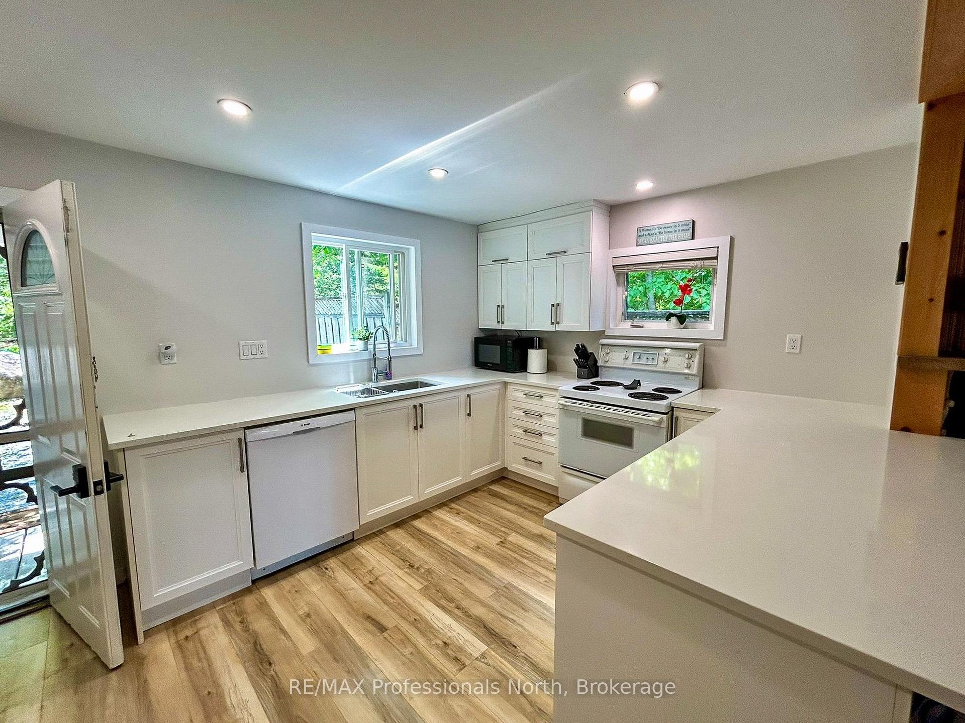 Photo 7 of 1129 Comak Crescent, Algonquin Highlands, Sherborne — HOMEH