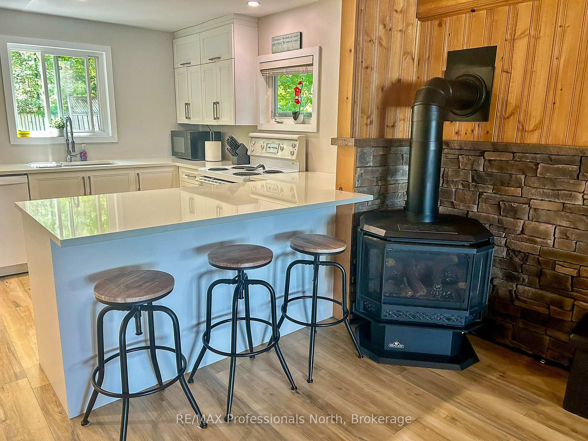Photo 8 of 1129 Comak Crescent, Algonquin Highlands, Sherborne — HOMEH