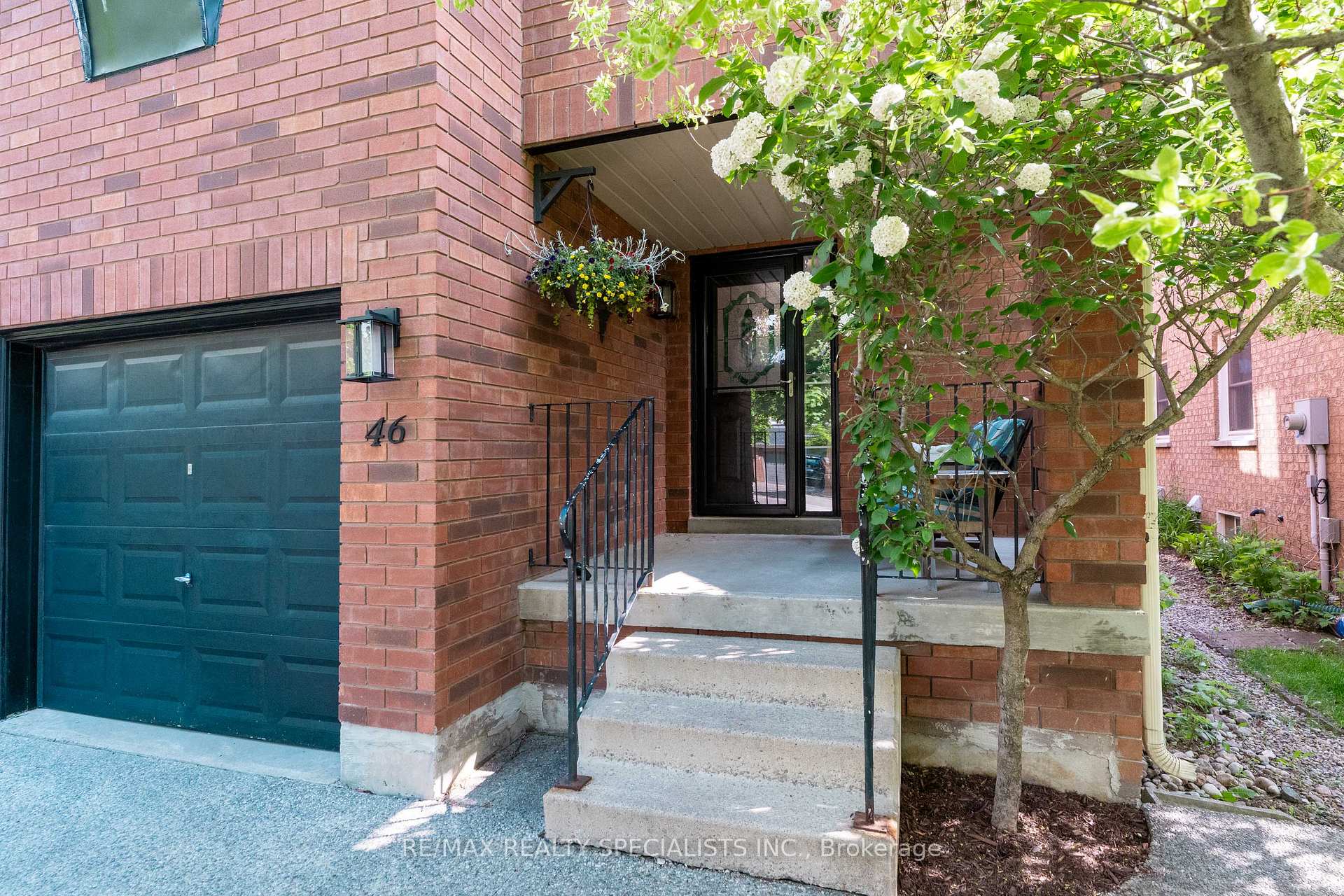 Photo 7 of 46 Harnesworth Crescent, Hamilton, Waterdown — HOMEH