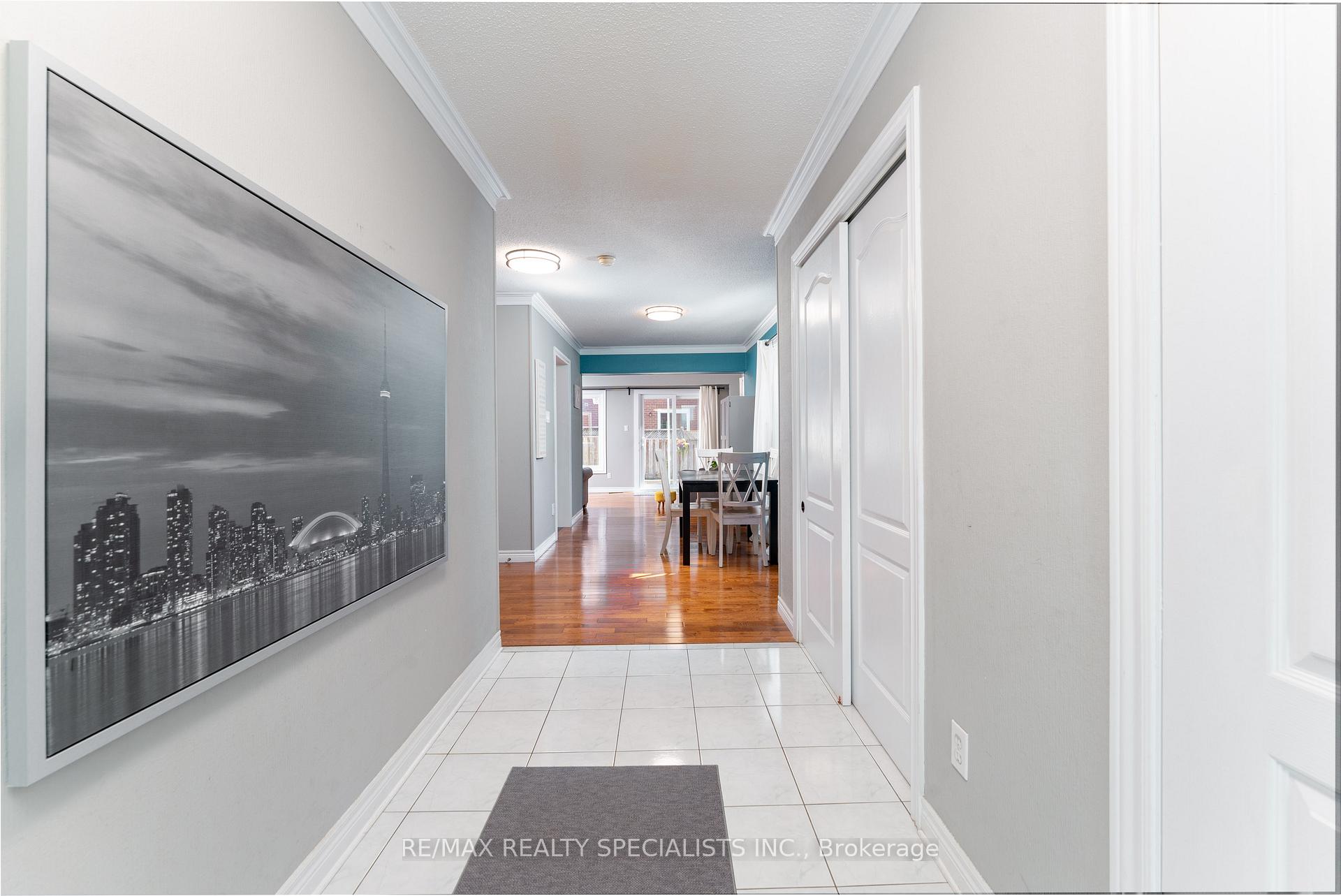 Photo 8 of 46 Harnesworth Crescent, Hamilton, Waterdown — HOMEH