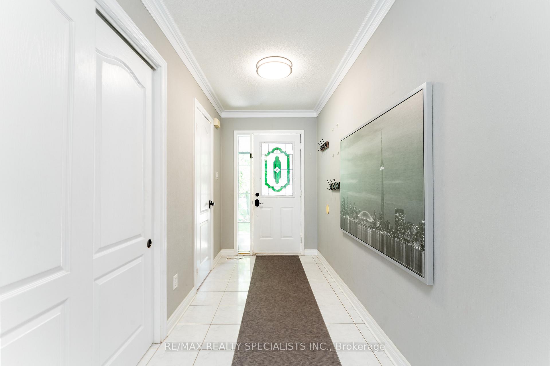 Photo 9 of 46 Harnesworth Crescent, Hamilton, Waterdown — HOMEH