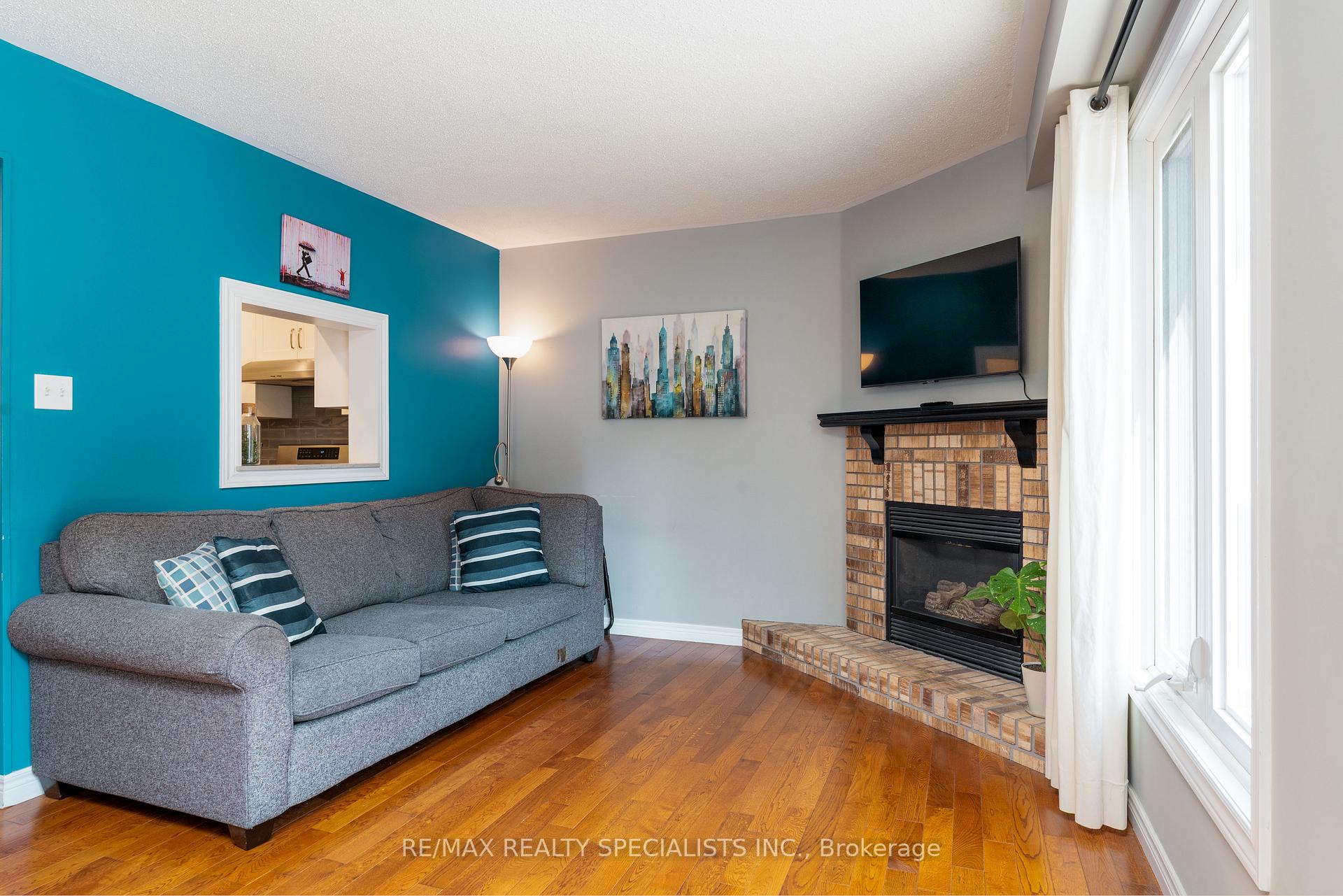 Photo 14 of 46 Harnesworth Crescent, Hamilton, Waterdown — HOMEH