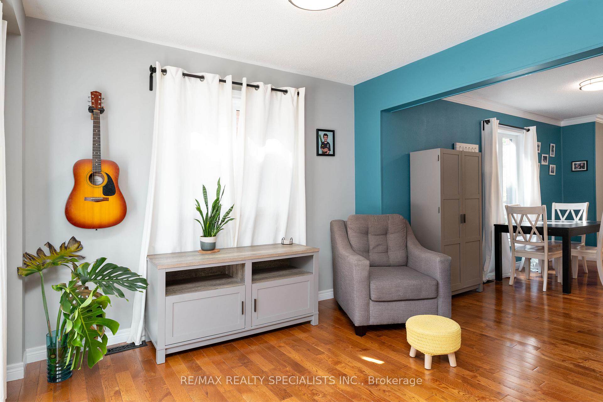 Photo 15 of 46 Harnesworth Crescent, Hamilton, Waterdown — HOMEH