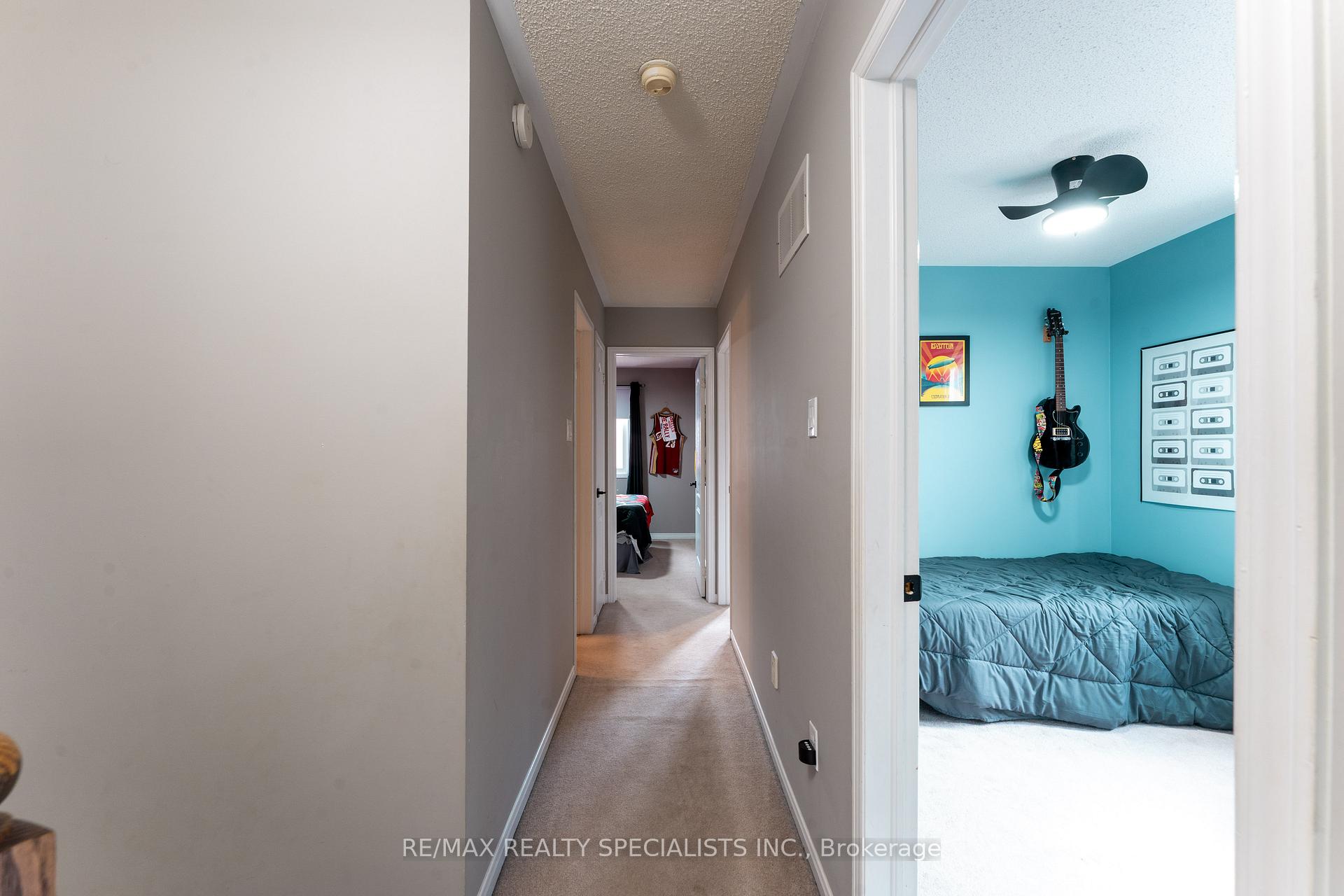 Photo 19 of 46 Harnesworth Crescent, Hamilton, Waterdown — HOMEH