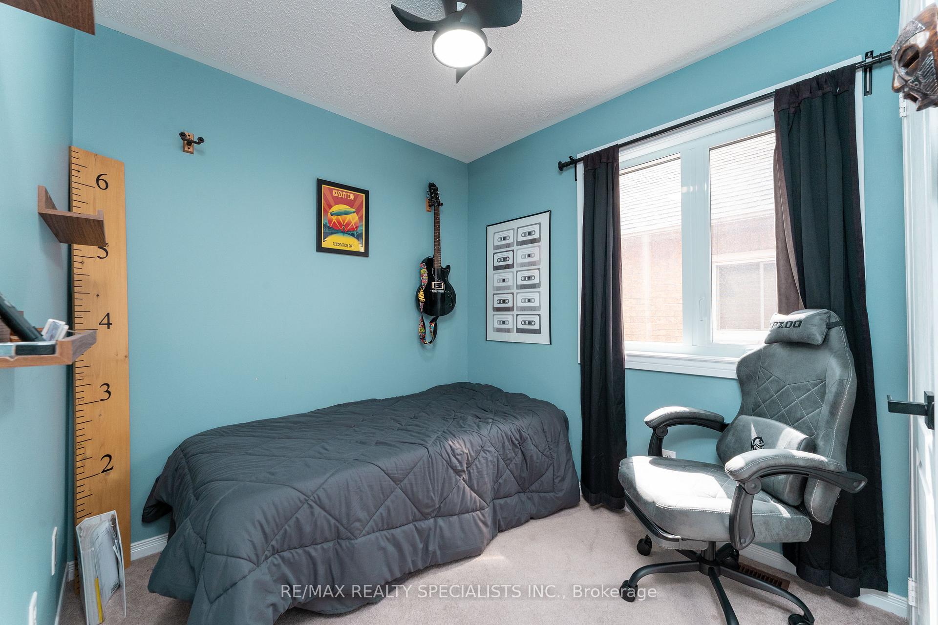Photo 20 of 46 Harnesworth Crescent, Hamilton, Waterdown — HOMEH