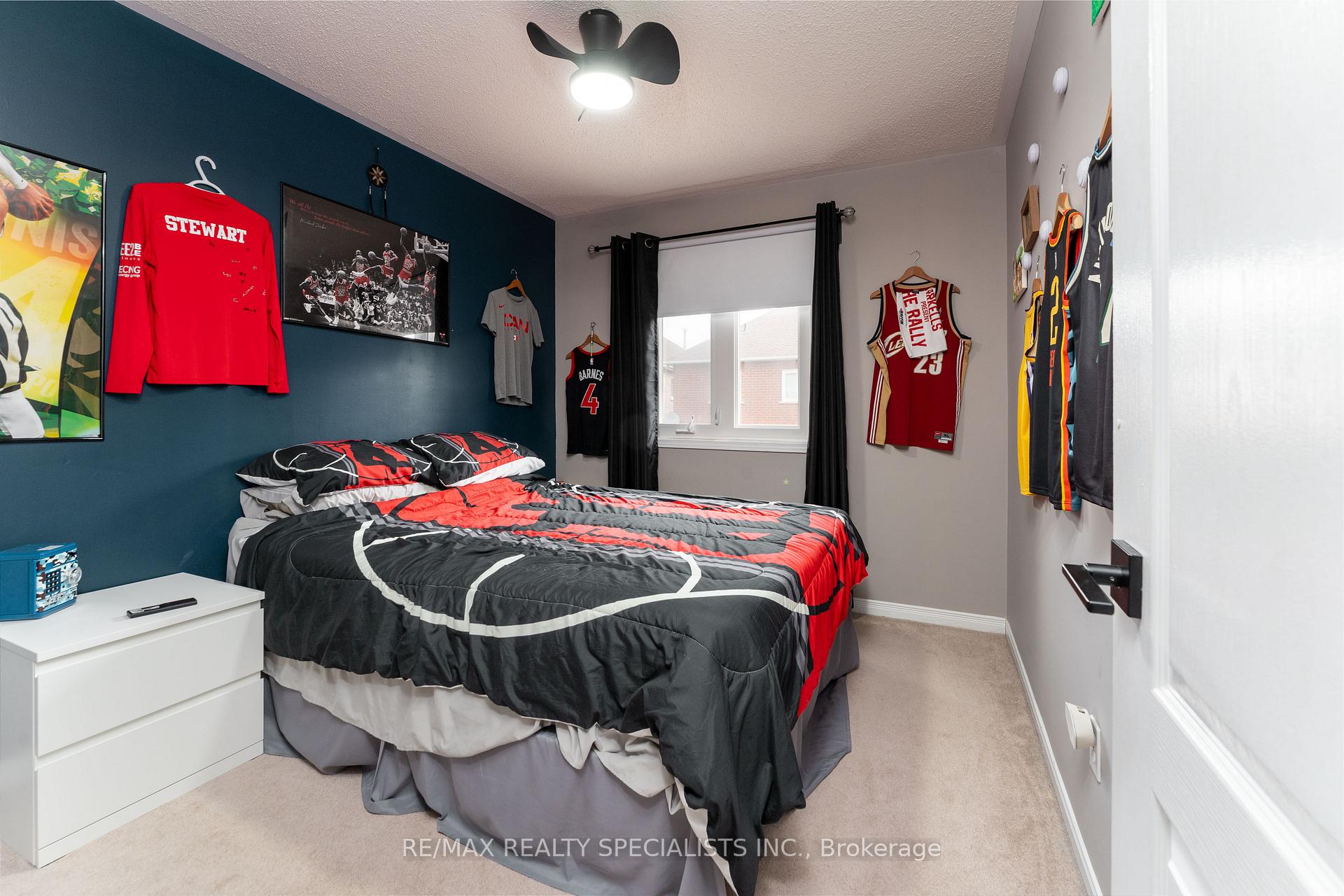 Photo 22 of 46 Harnesworth Crescent, Hamilton, Waterdown — HOMEH