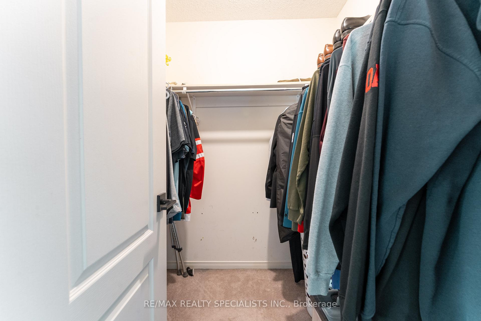 Photo 25 of 46 Harnesworth Crescent, Hamilton, Waterdown — HOMEH