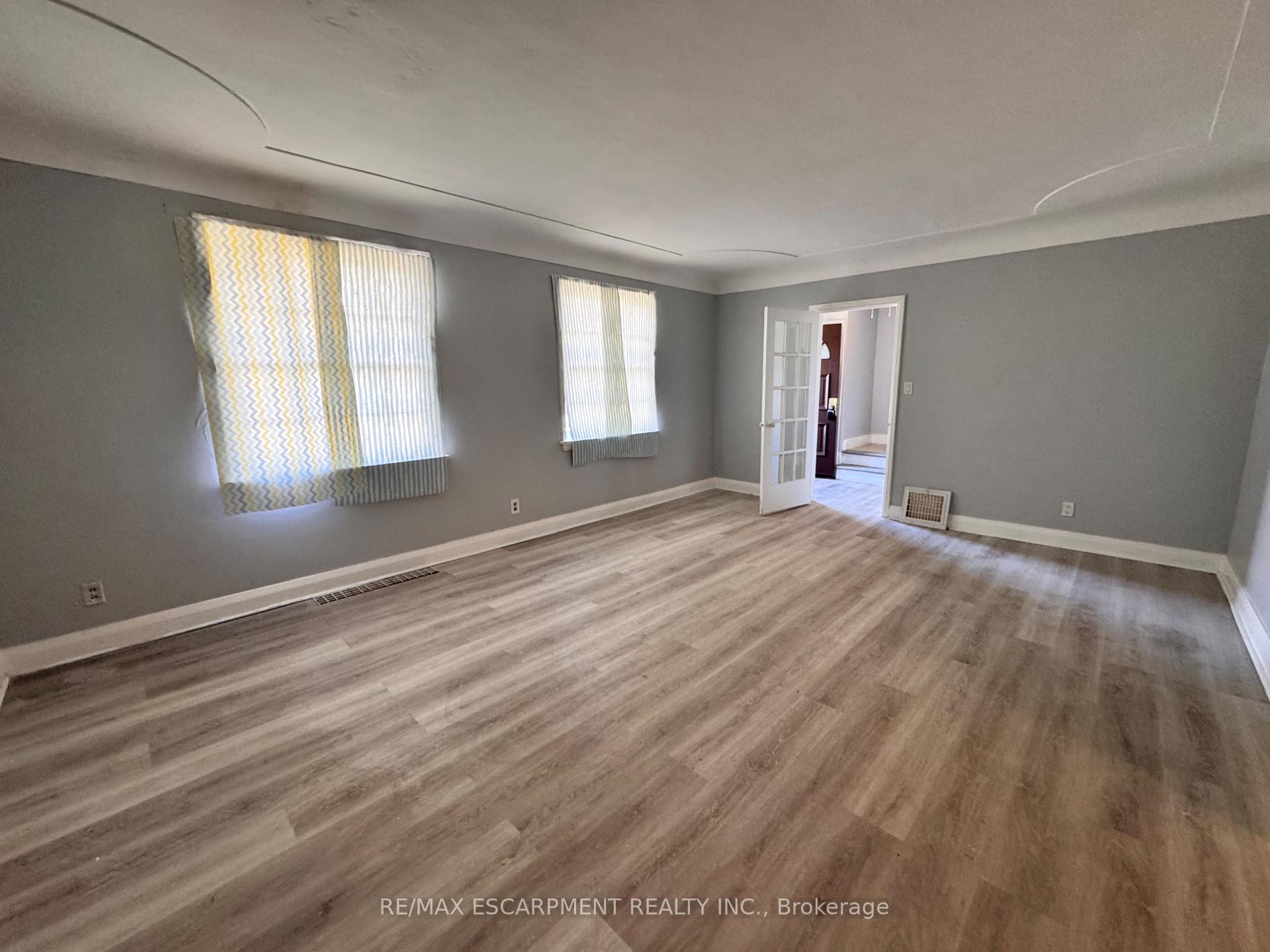 Photo 5 of Unit Upper Unit, 46 Plains Road, Burlington, LaSalle — HOMEH