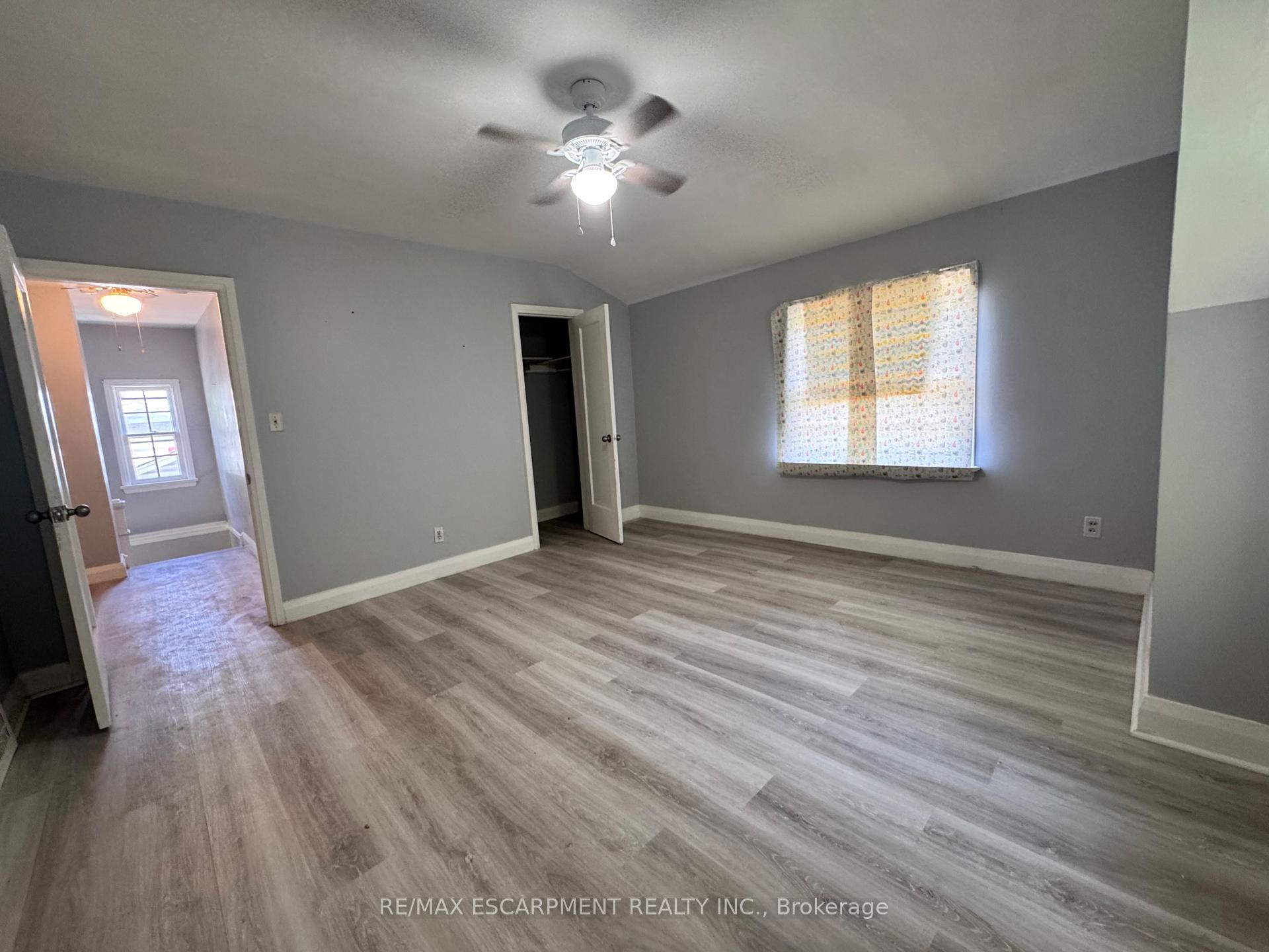 Photo 12 of Unit Upper Unit, 46 Plains Road, Burlington, LaSalle — HOMEH