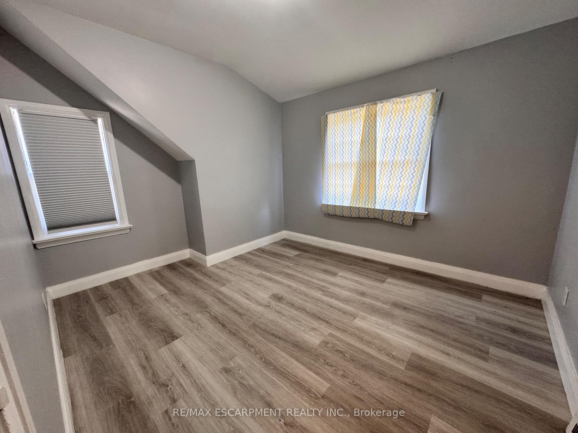 Photo 14 of Unit Upper Unit, 46 Plains Road, Burlington, LaSalle — HOMEH