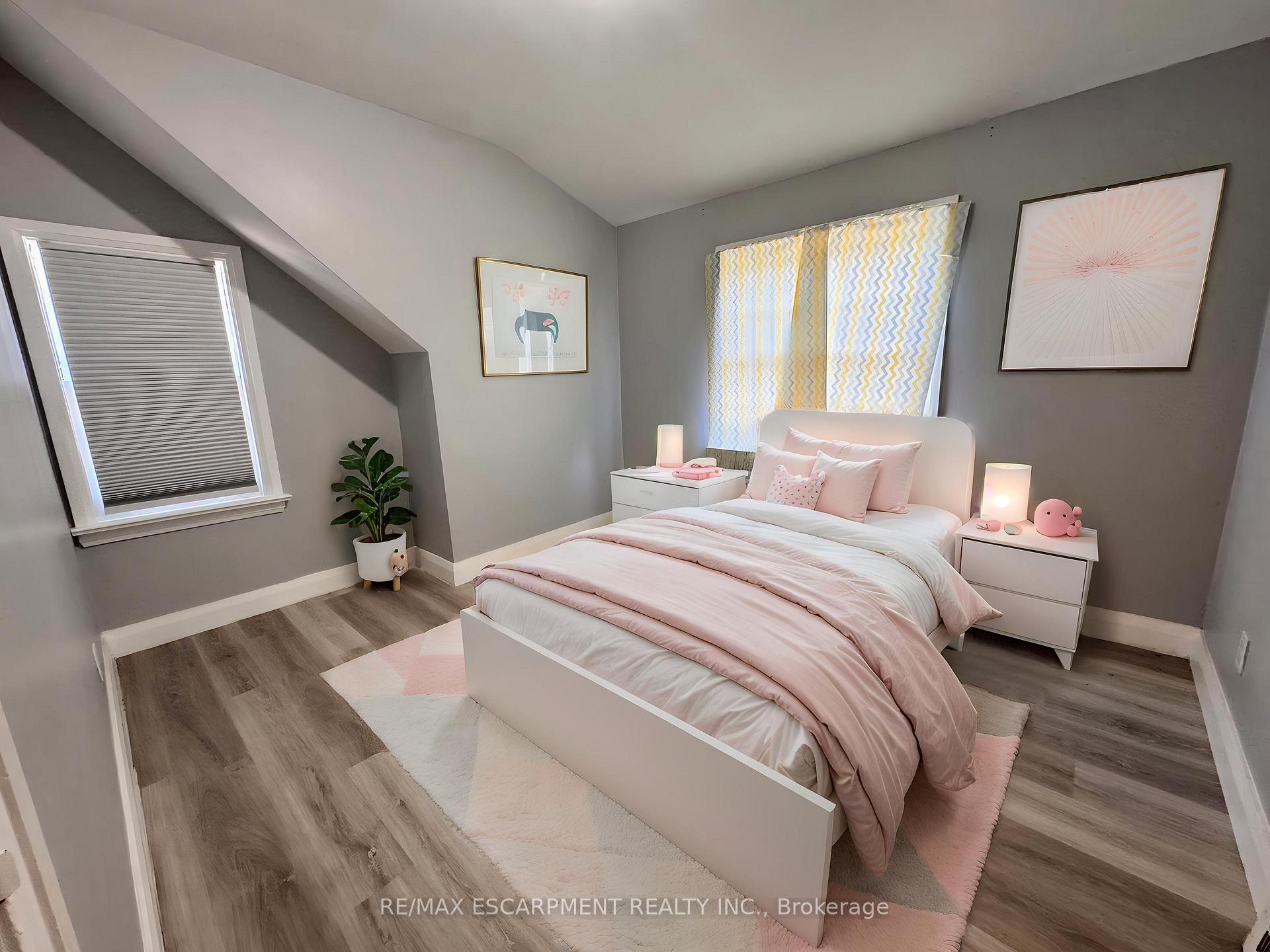 Photo 15 of Unit Upper Unit, 46 Plains Road, Burlington, LaSalle — HOMEH