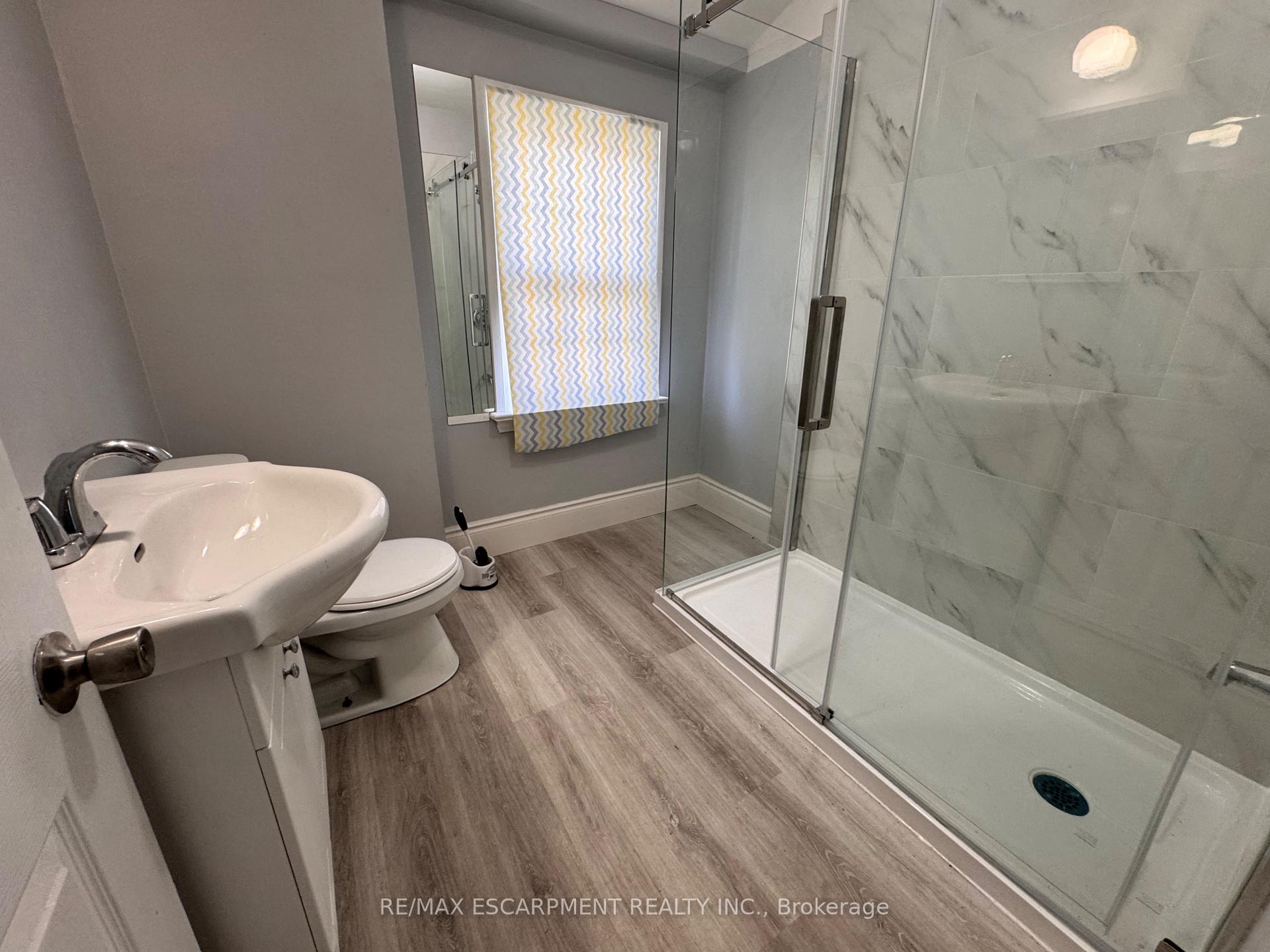 Photo 18 of Unit Upper Unit, 46 Plains Road, Burlington, LaSalle — HOMEH