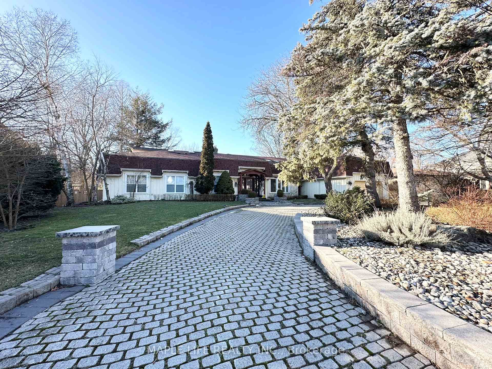 Photo 4 of 16 Brian Cliff Drive, North York, Banbury-Don Mills — HOMEH
